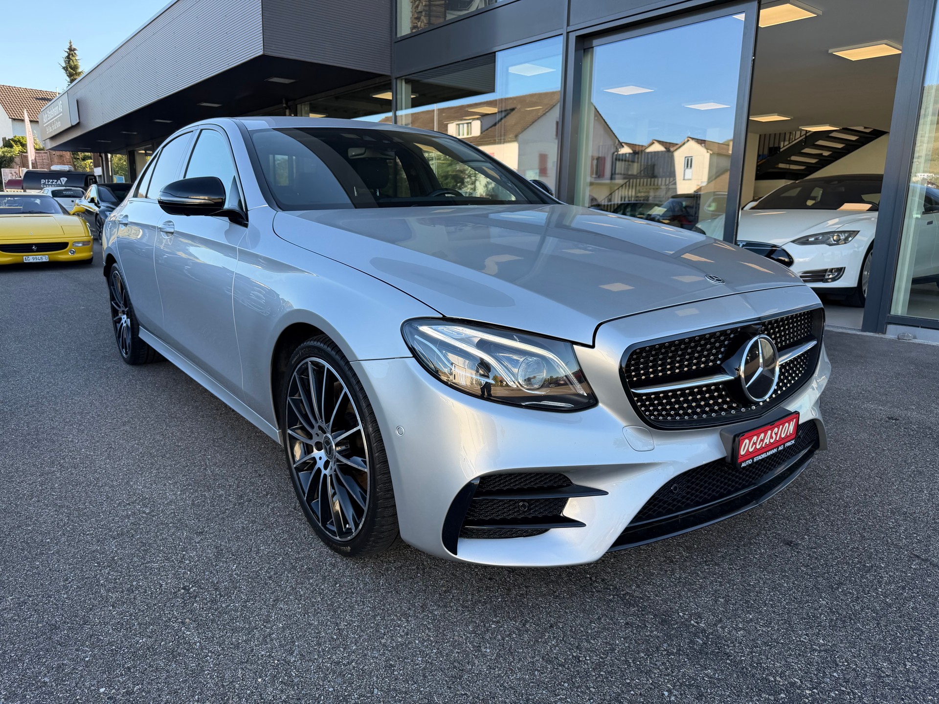 MERCEDES-BENZ E 220 d Swiss Star AMG Line 4matic-image-0