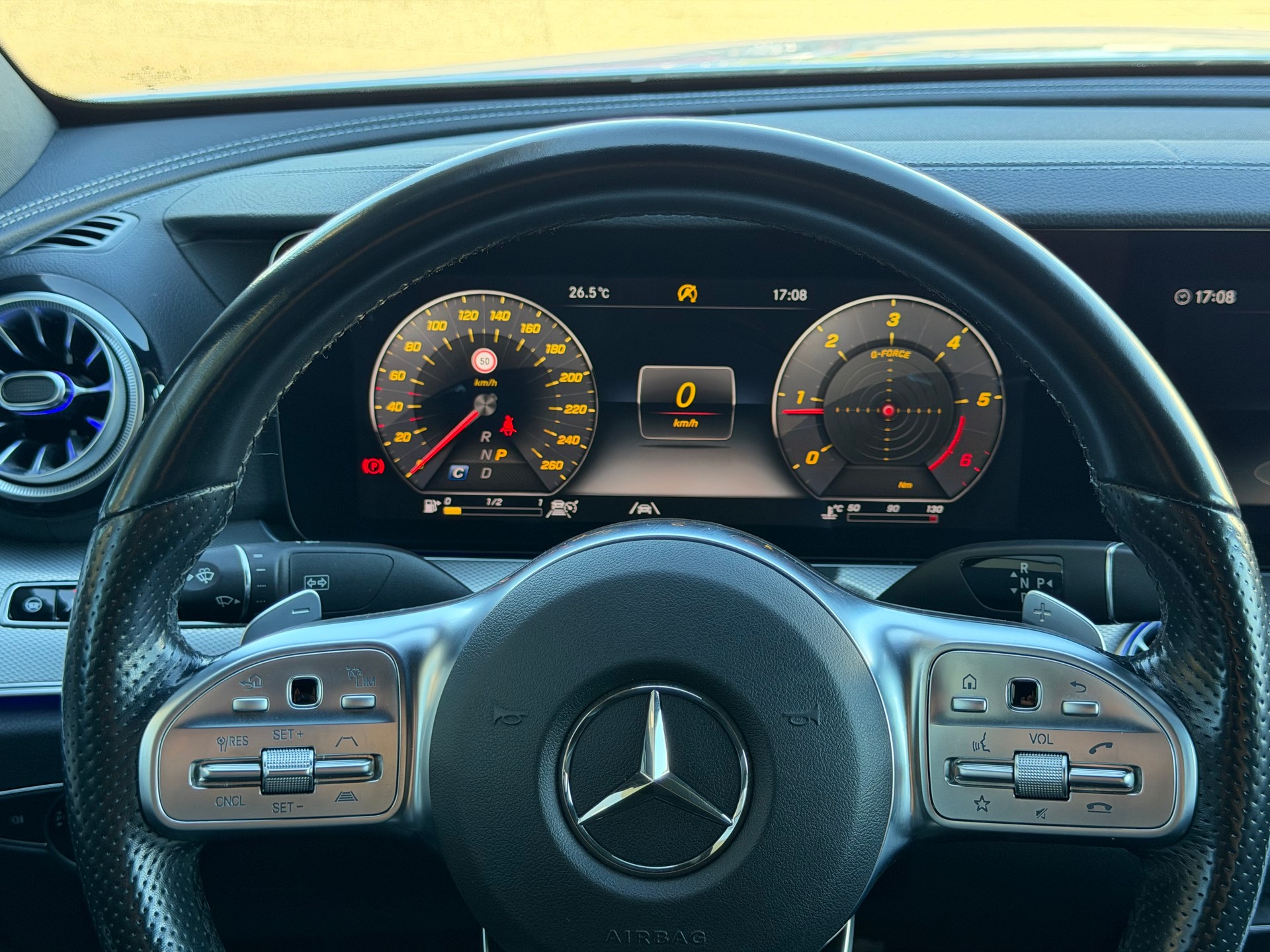 MERCEDES-BENZ E 220 d Swiss Star AMG Line 4matic-image-14