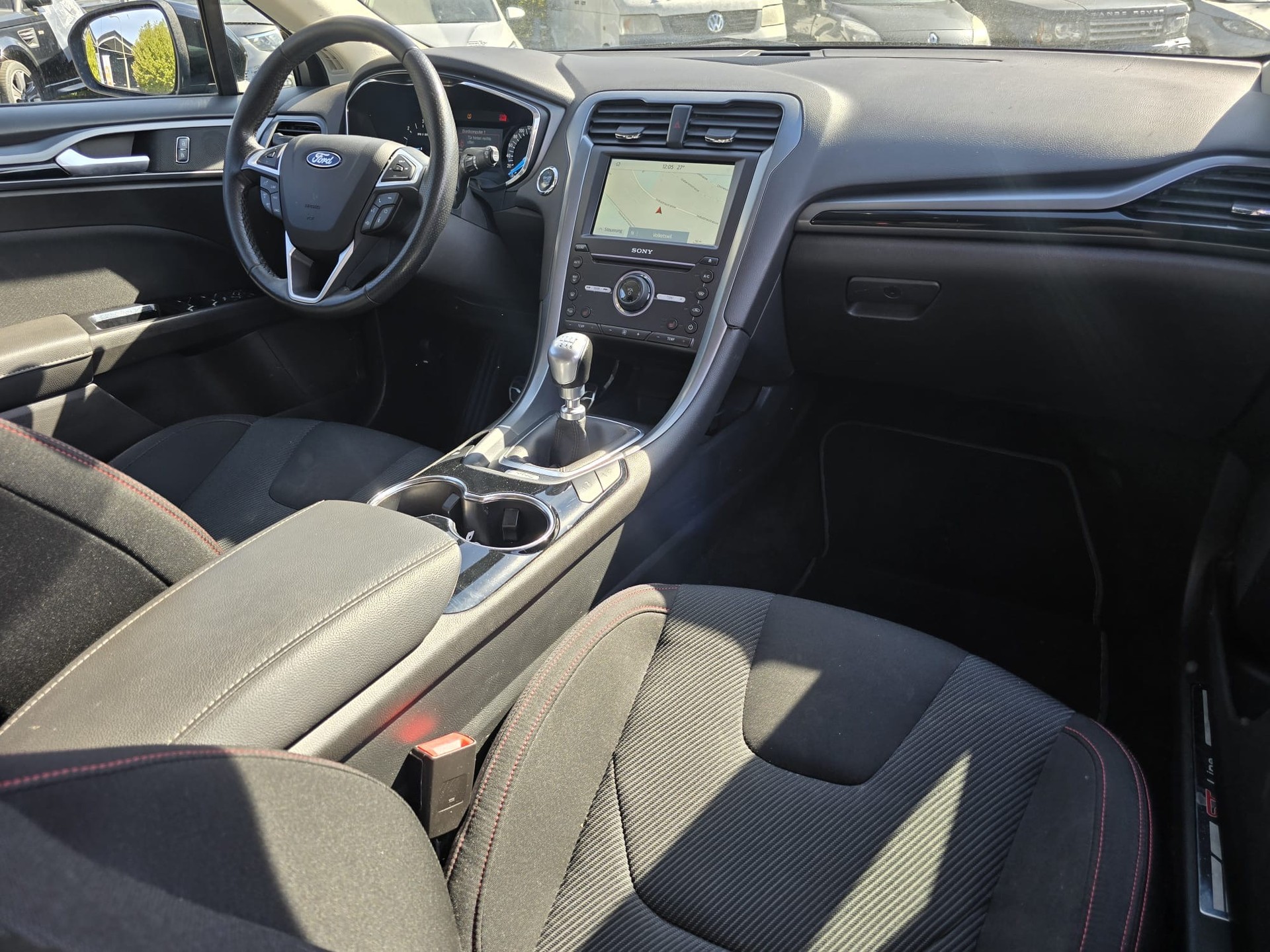 FORD Mondeo 2.0 TDCi ST-Line-image-9