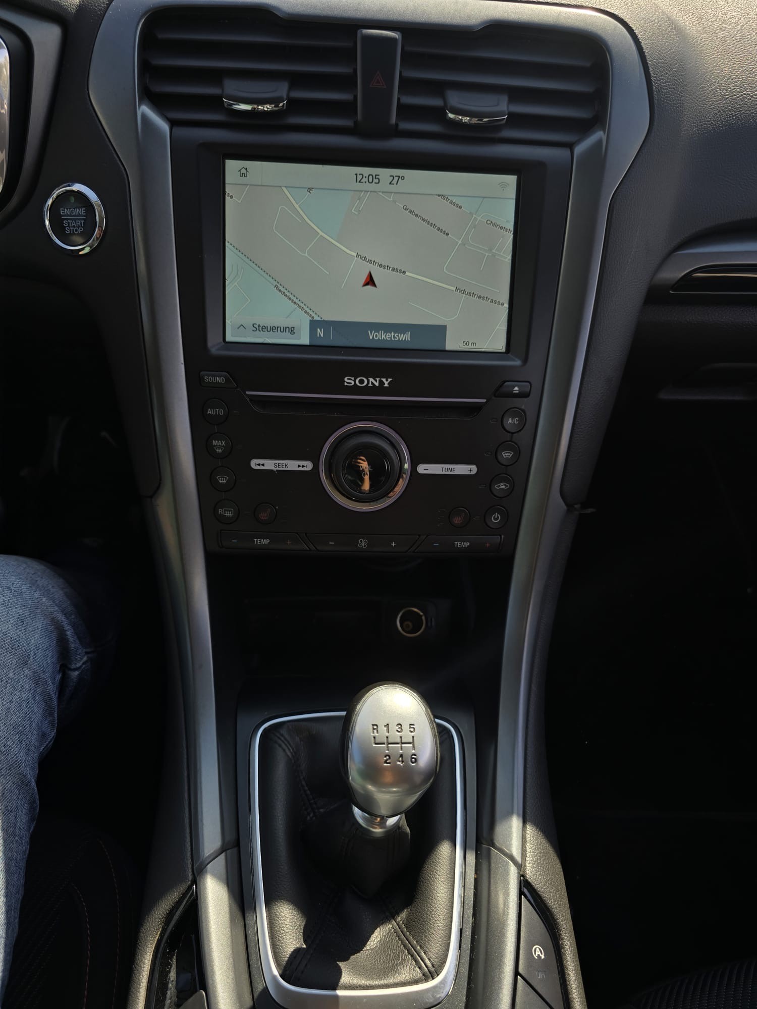 FORD Mondeo 2.0 TDCi ST-Line-image-13