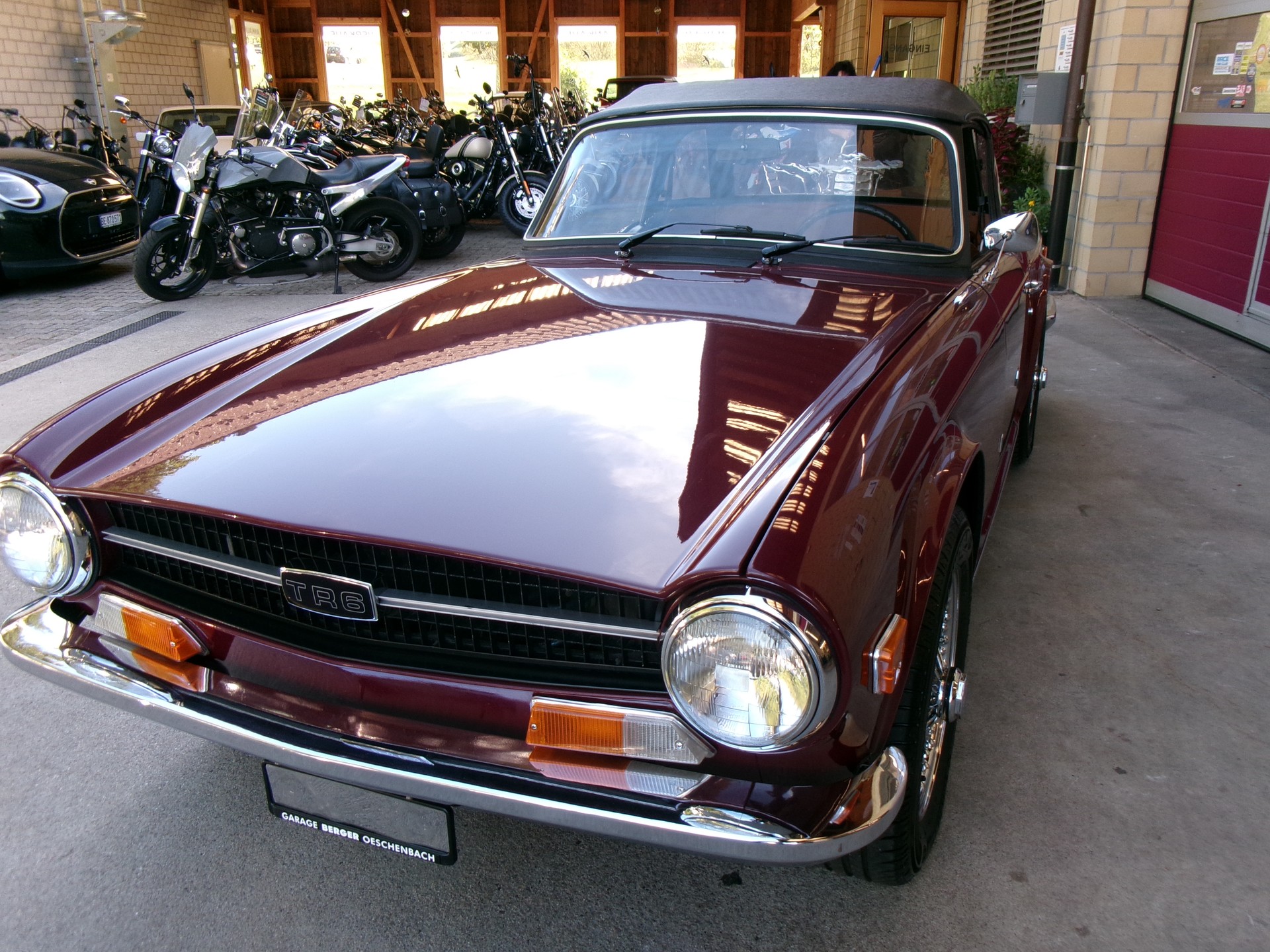 TRIUMPH TR6-image-1