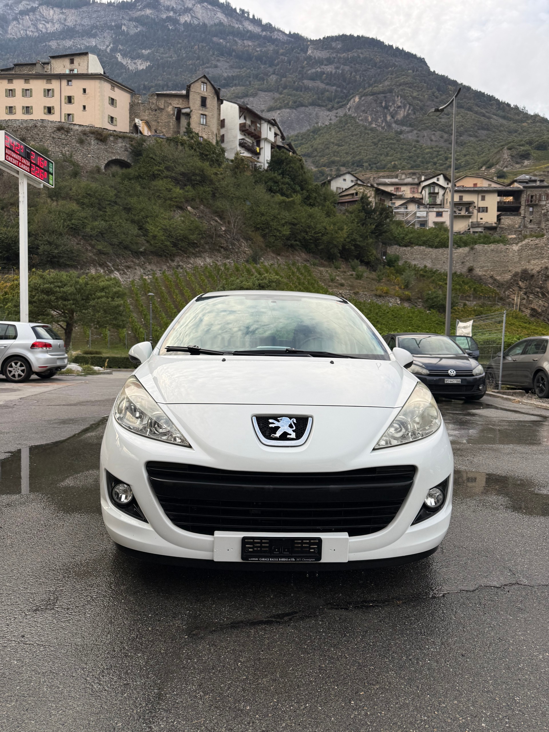 PEUGEOT 207 1.4 Trendy Clim-image-2