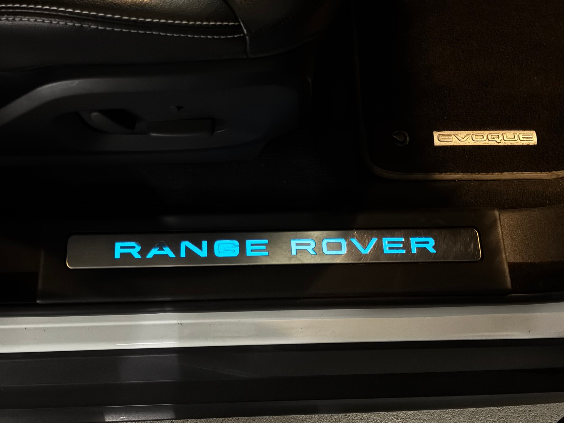 LAND ROVER Range Rover Evoque 2.0 Si4 Dynamic AT6-image-15