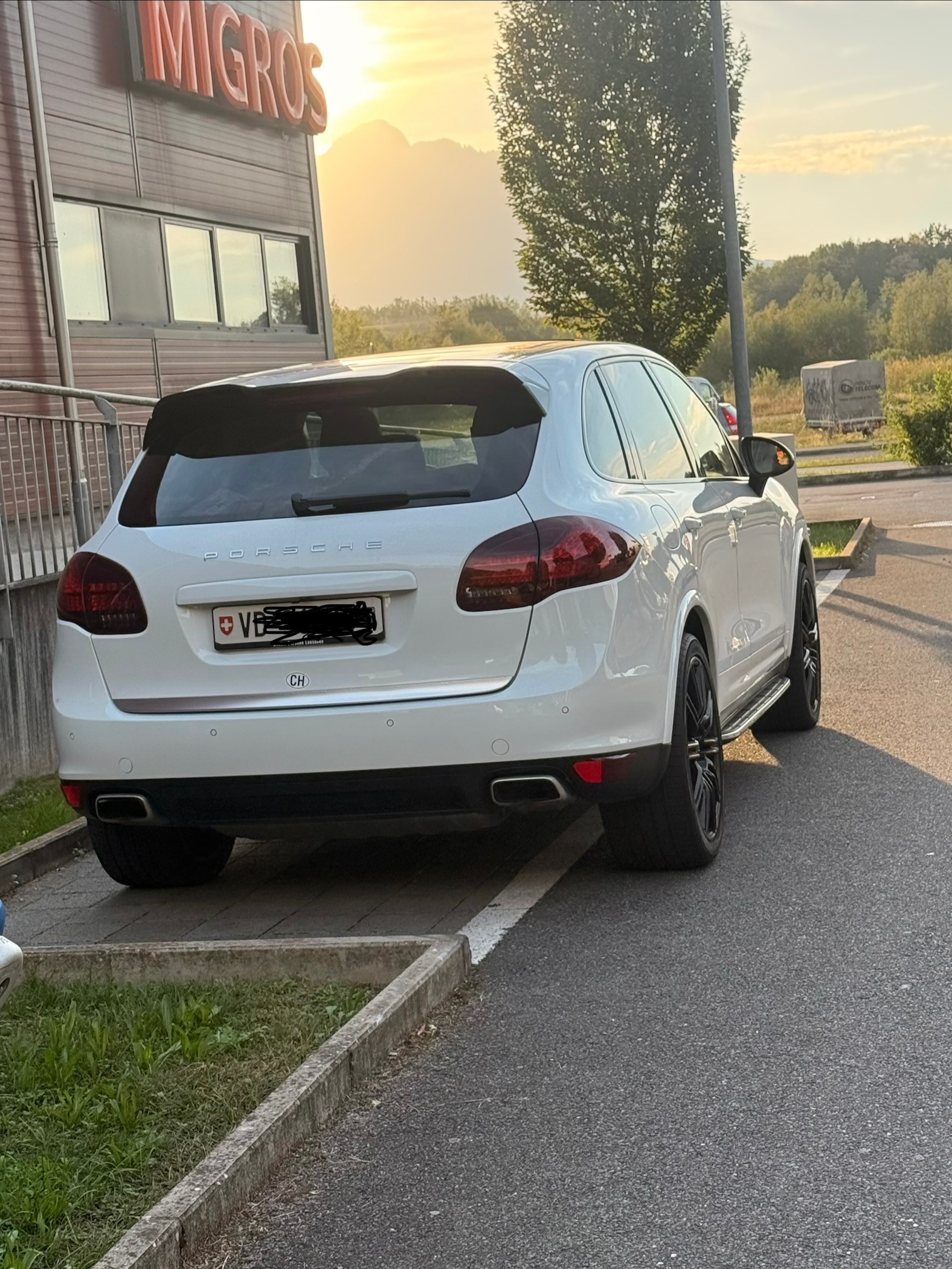 PORSCHE Cayenne 4.2 V8 TDI S TipT-image-3