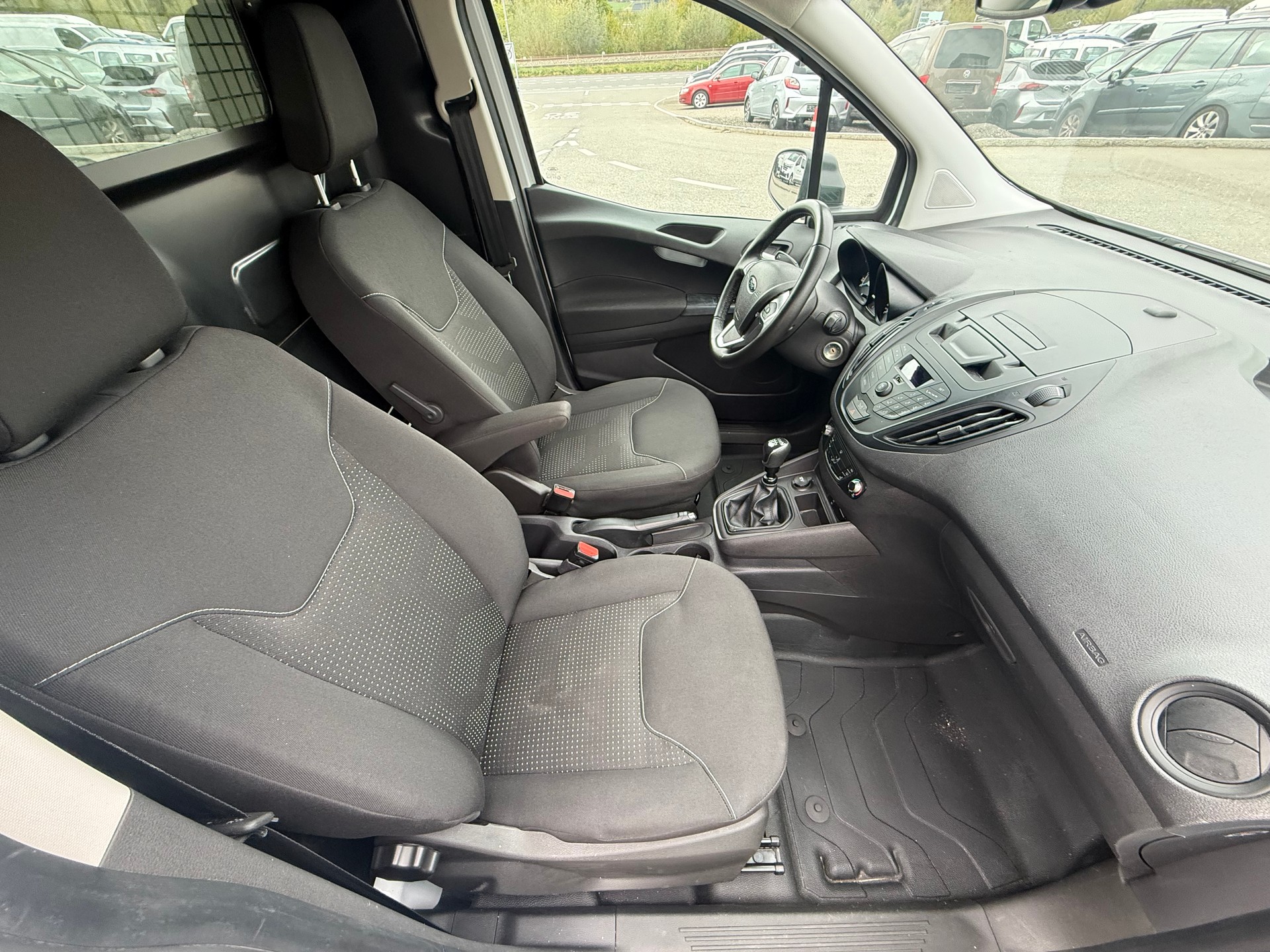 FORD Transit Courier Van 1.5 TDCi Trend-image-7