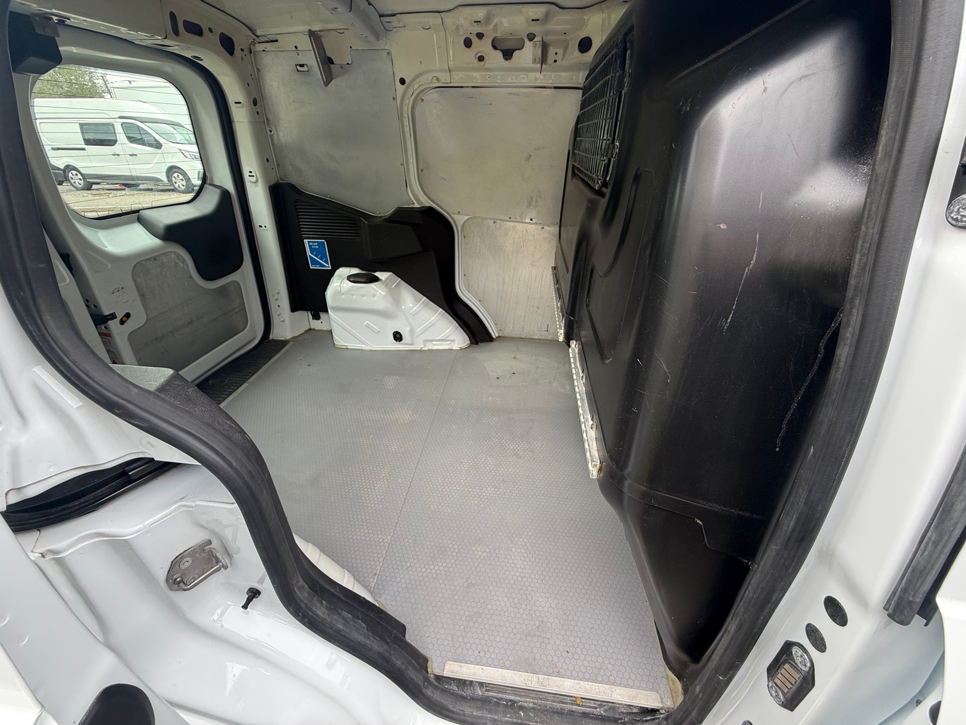 FORD Transit Courier Van 1.5 TDCi Trend-image-8