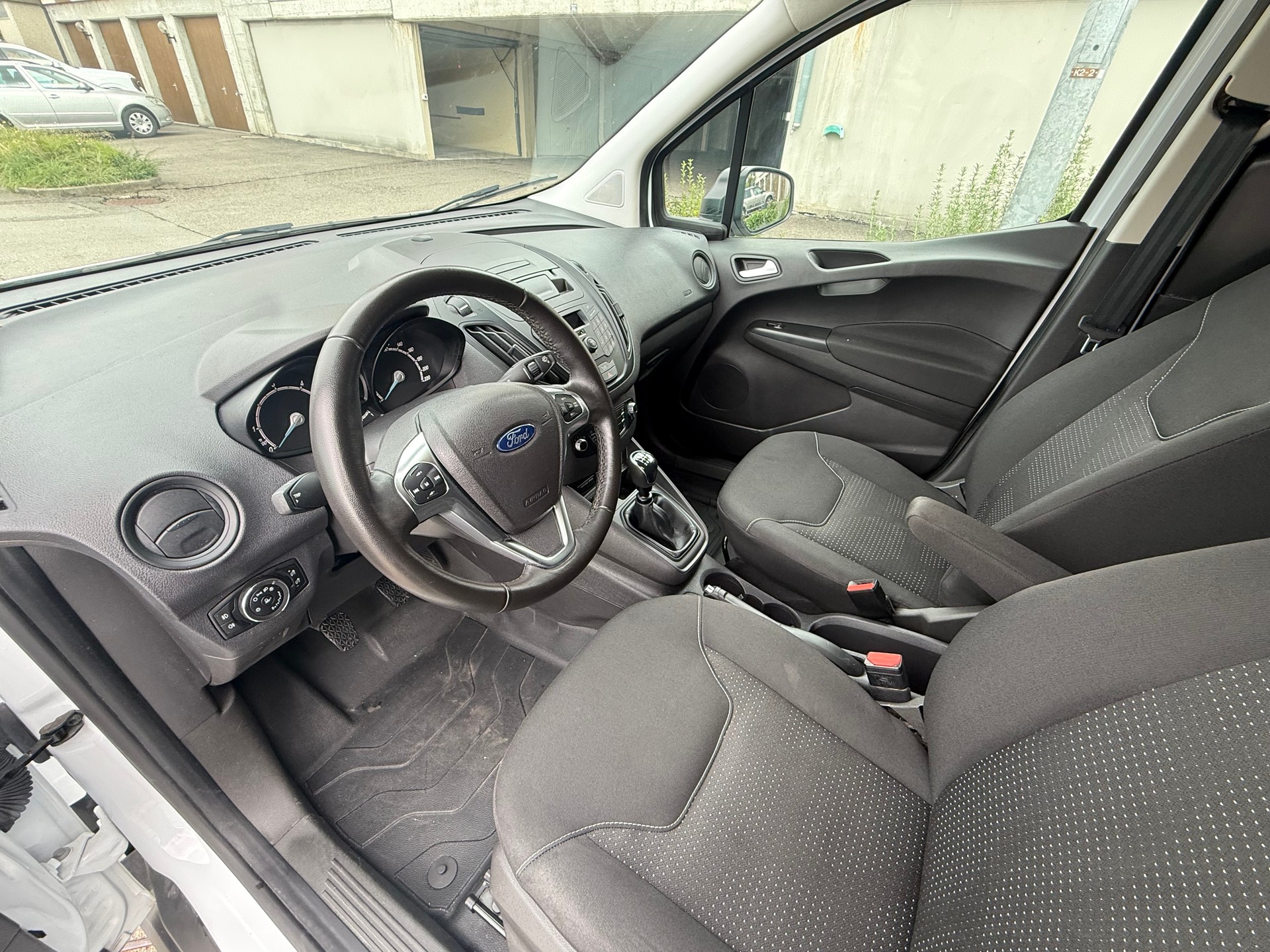 FORD Transit Courier Van 1.5 TDCi Trend-image-10