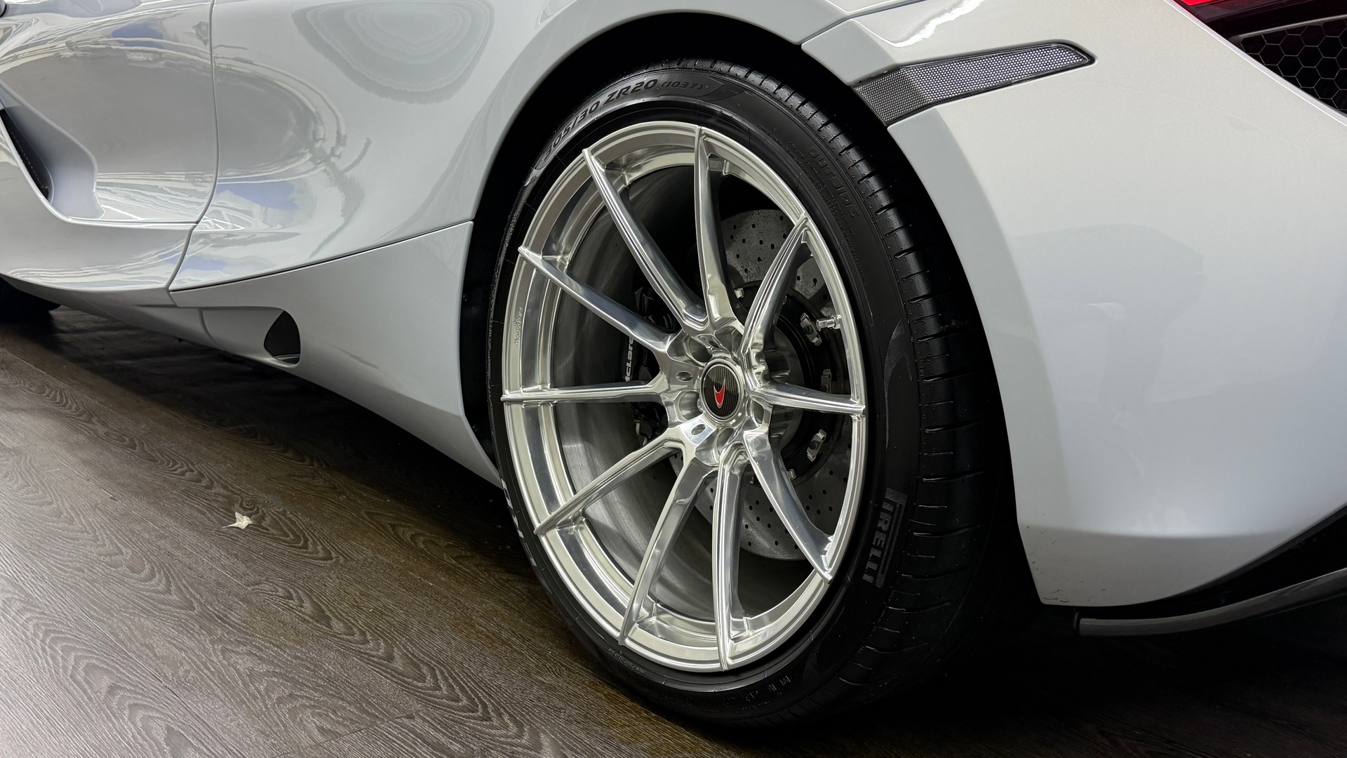 McLAREN 720S Coupé Performance 4.0 V8 SSG-image-14