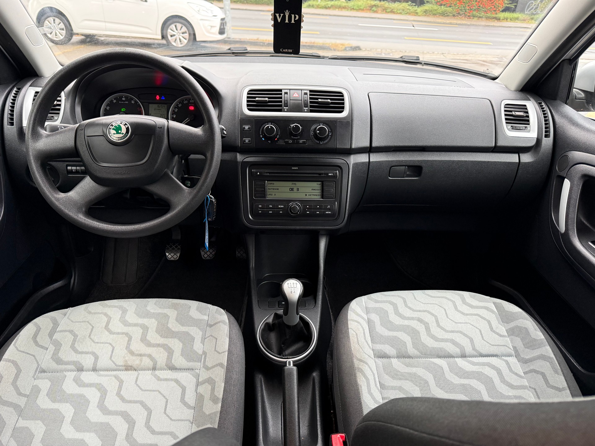 SKODA Fabia 1.2 Entry-image-6