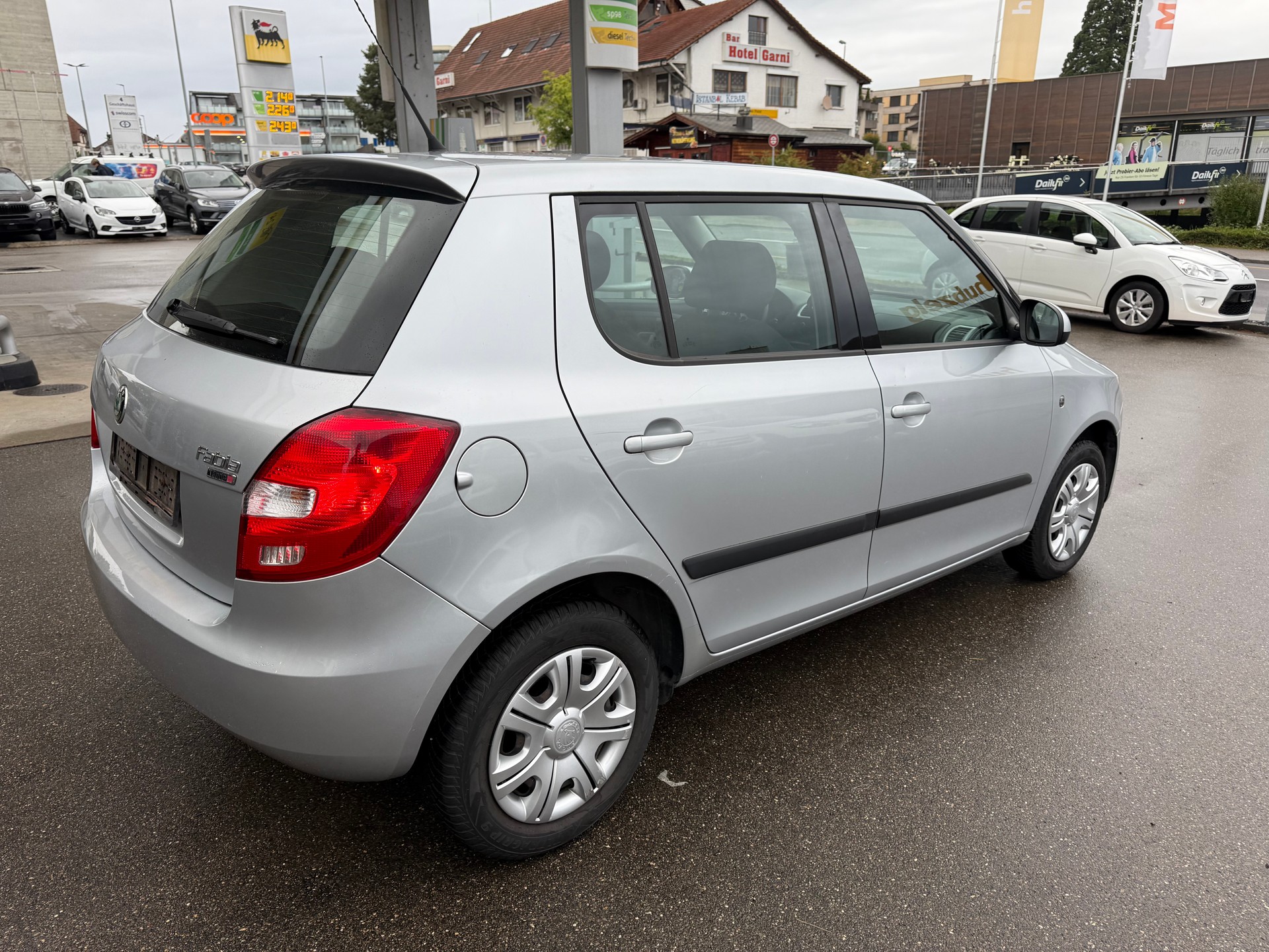 SKODA Fabia 1.2 Entry-image-5