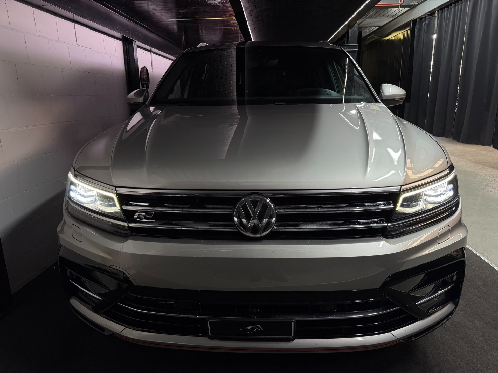 VW Tiguan 2.0TSI R-Line Highline 4Motion DSG-image-8
