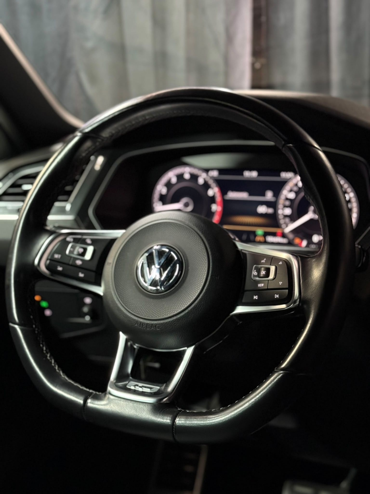 VW Tiguan 2.0TSI R-Line Highline 4Motion DSG-image-15