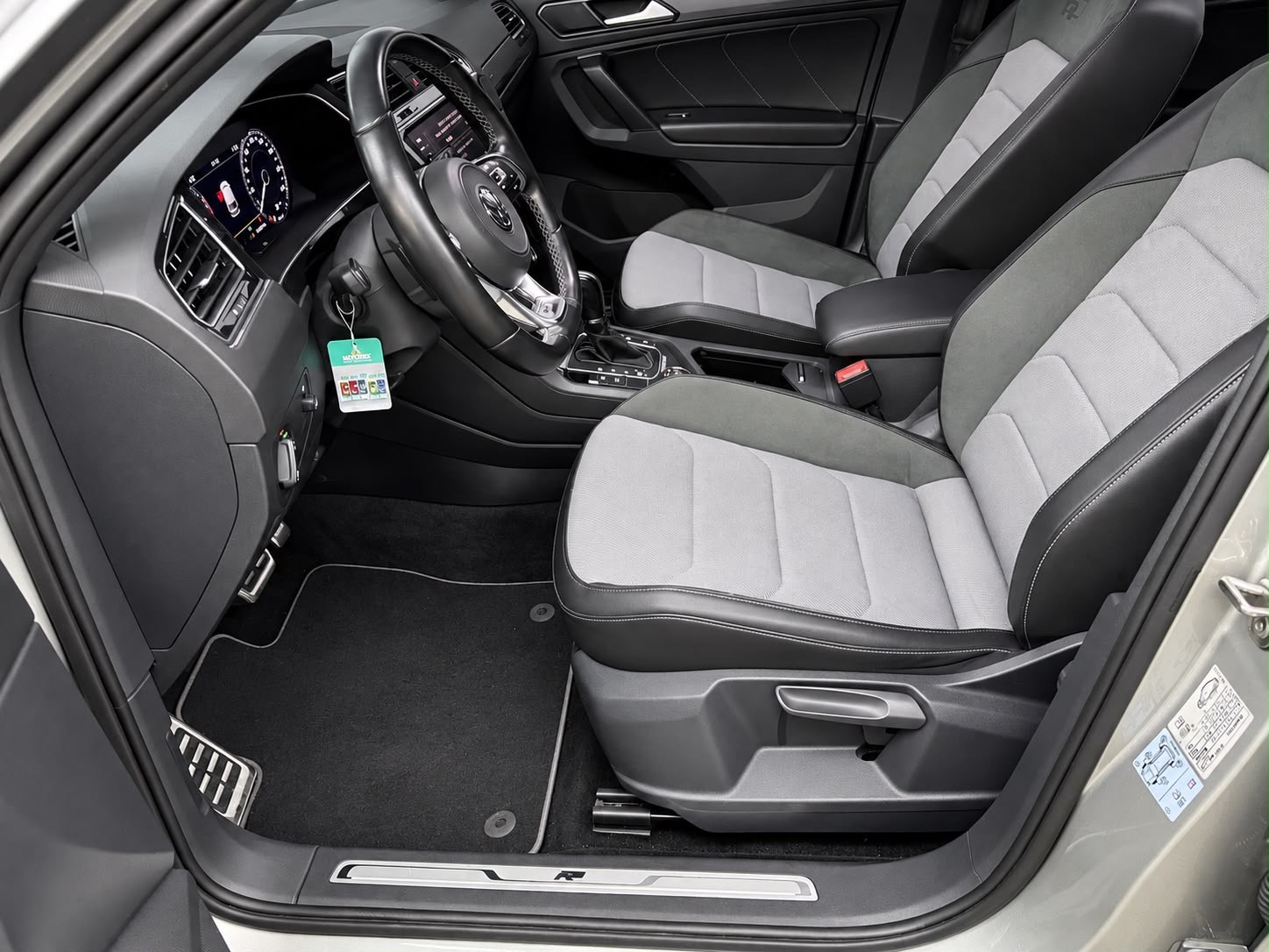 VW Tiguan 2.0TSI R-Line Highline 4Motion DSG-image-13