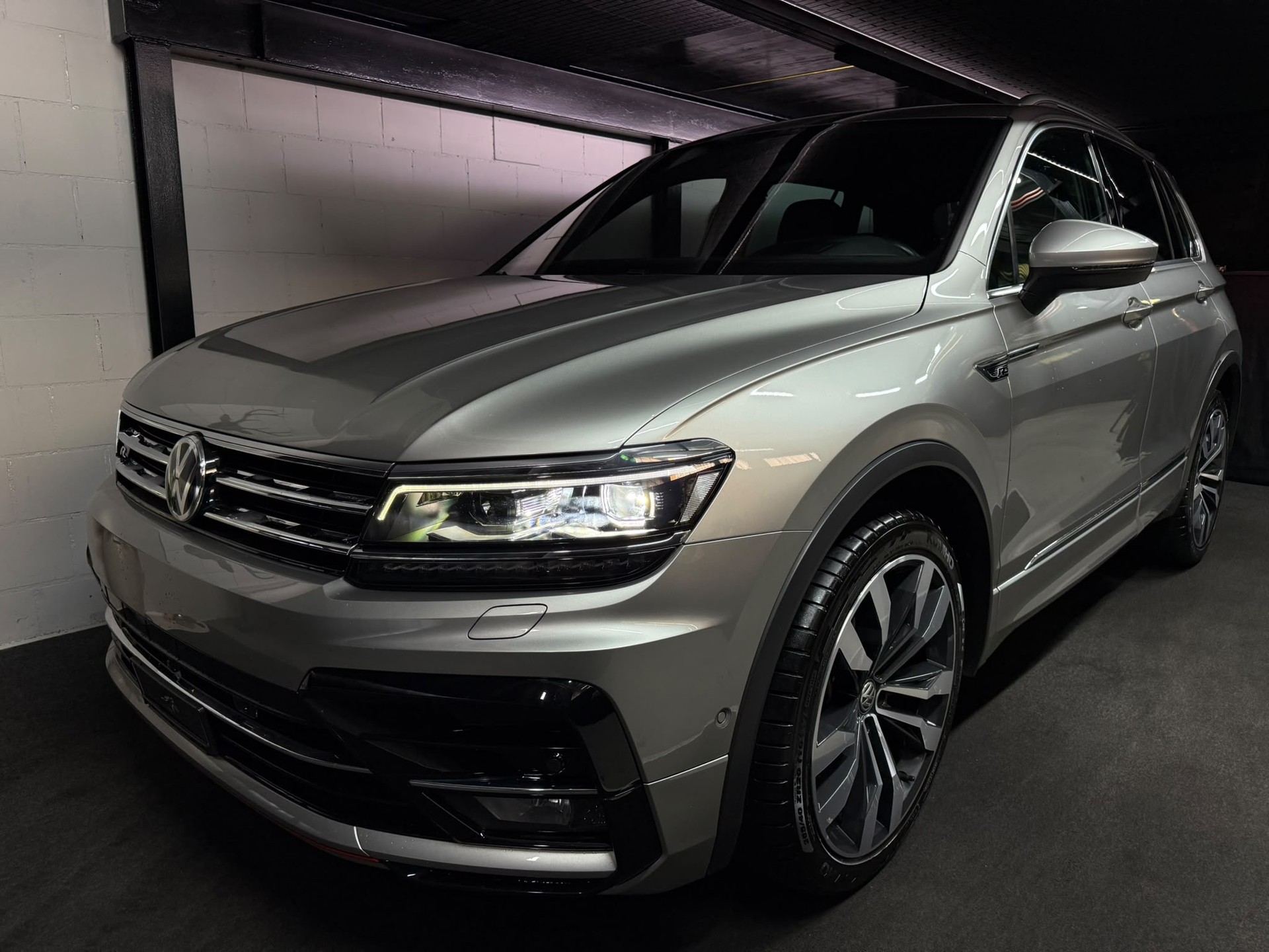 VW Tiguan 2.0TSI R-Line Highline 4Motion DSG-image-1