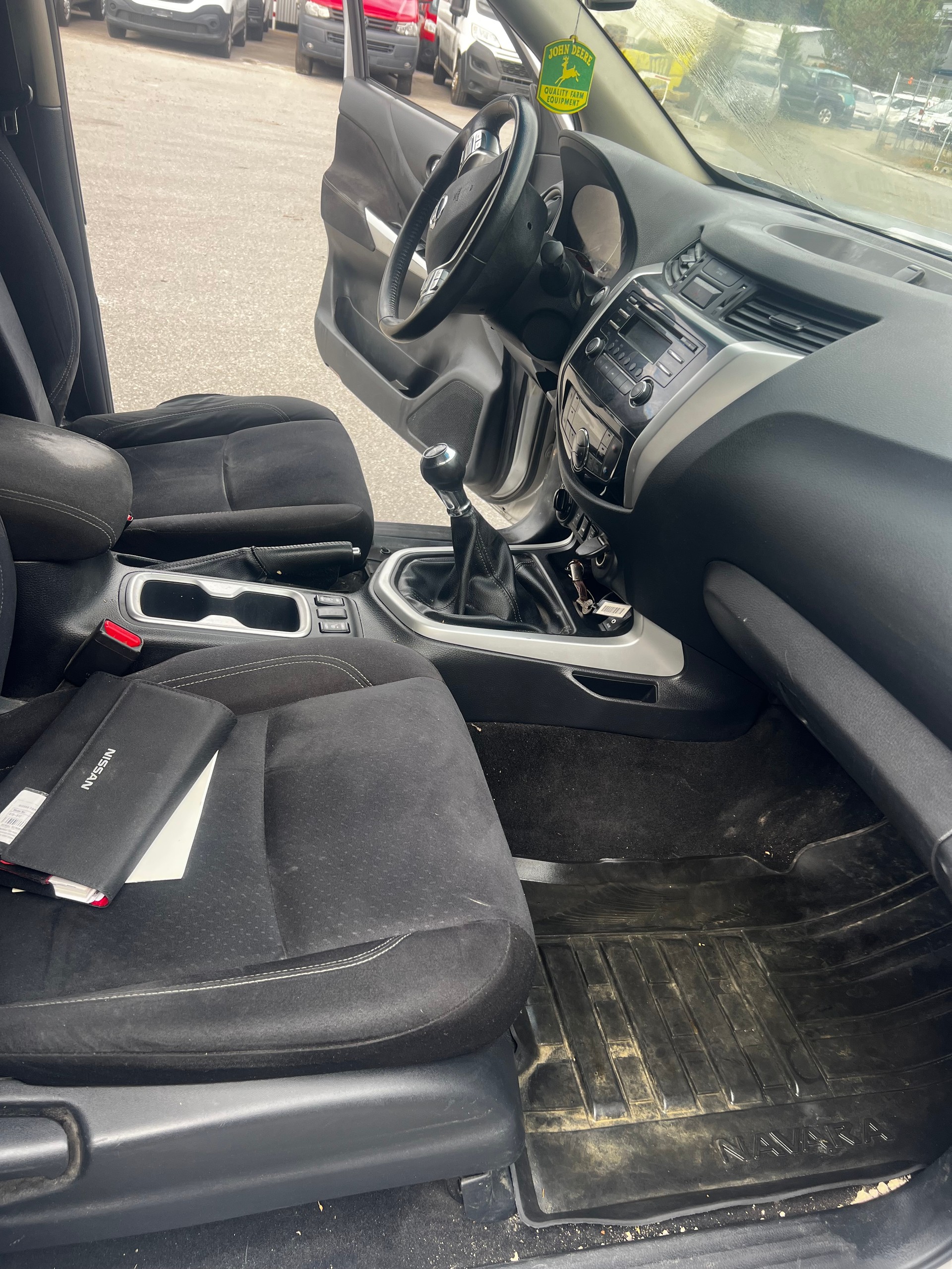 NISSAN Navara Double Cab Acenta 2.3 dCi 4WD-image-6