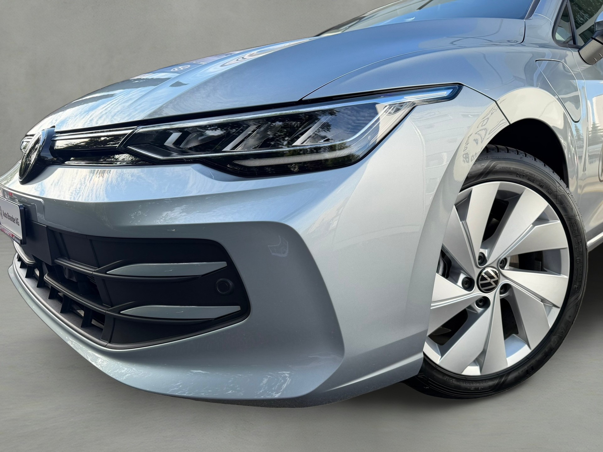 VW Golf 1.5 TSI PHEV Life-showroom-element-2