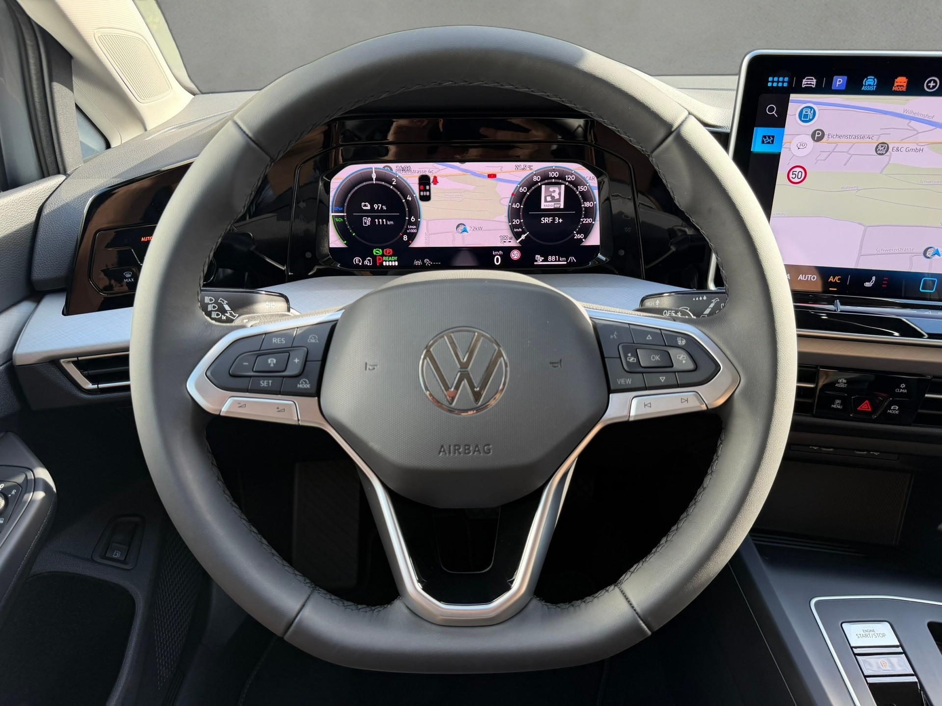 VW Golf 1.5 TSI PHEV Life-image-22