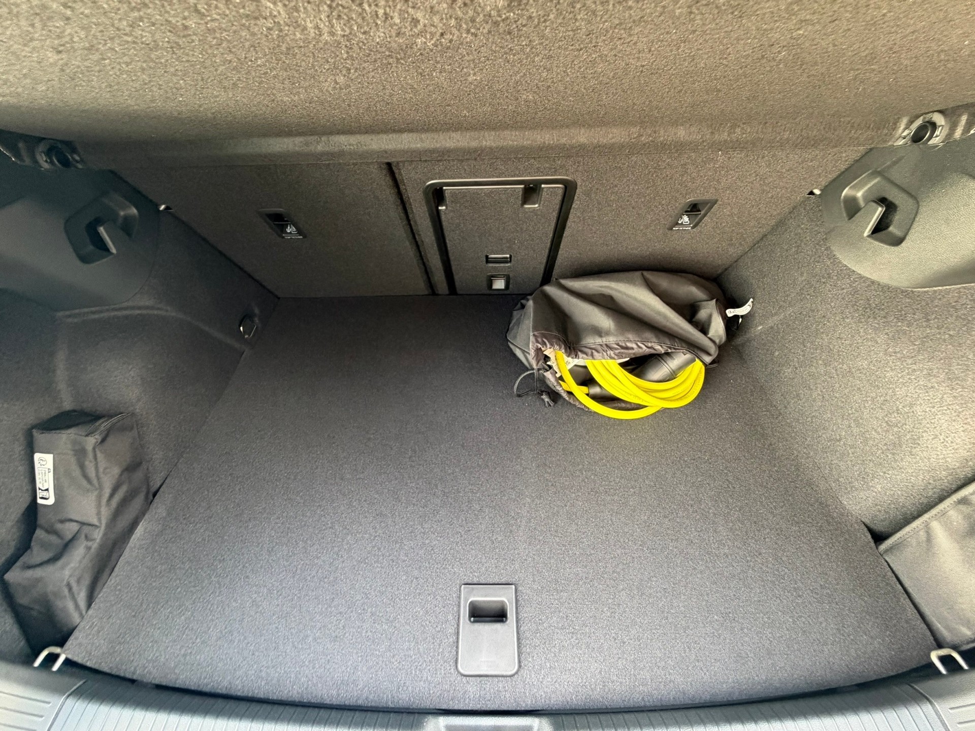 VW Golf 1.5 TSI PHEV Life-image-24