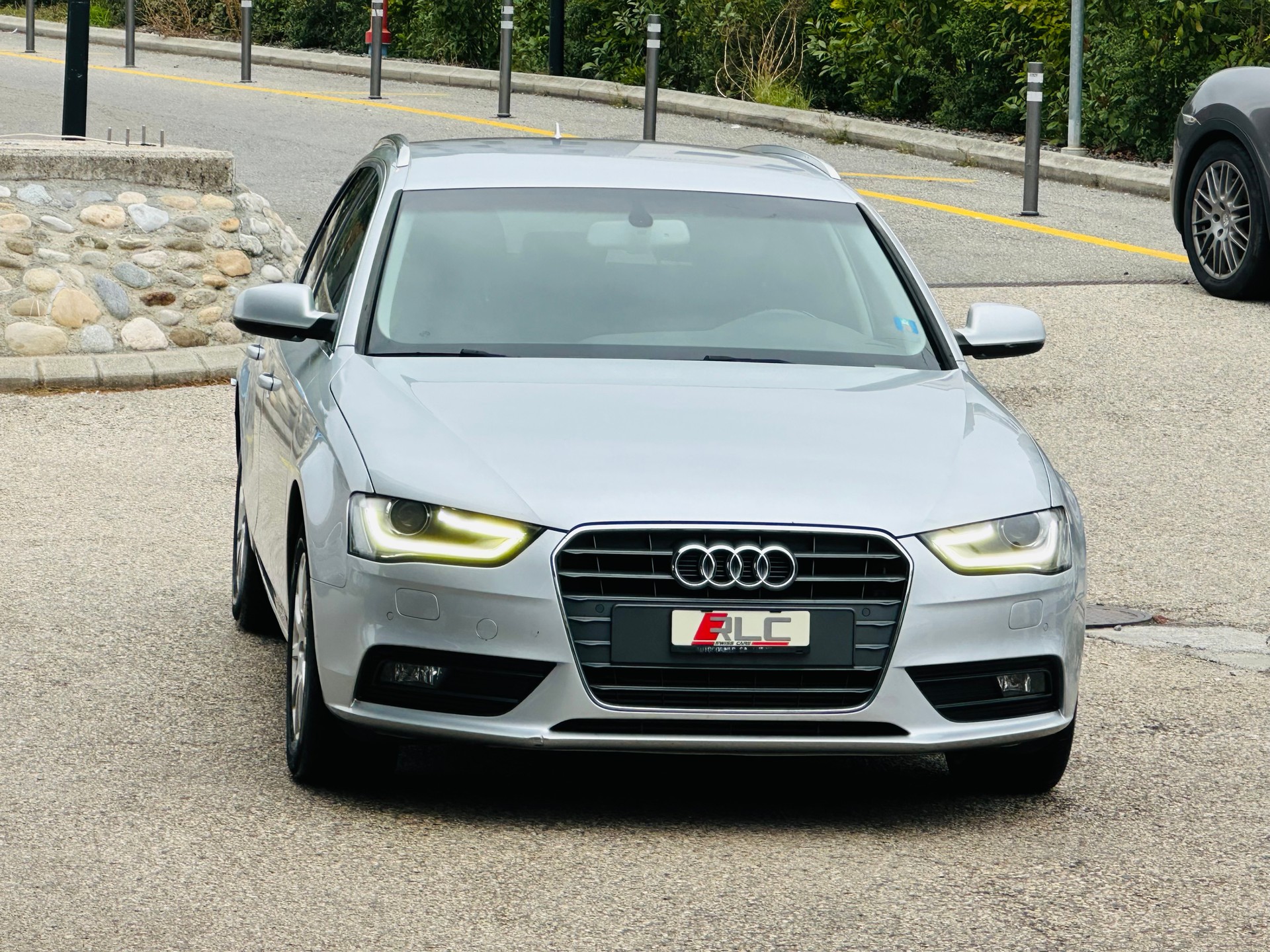 AUDI A4 Avant 2.0 TDI-image-4