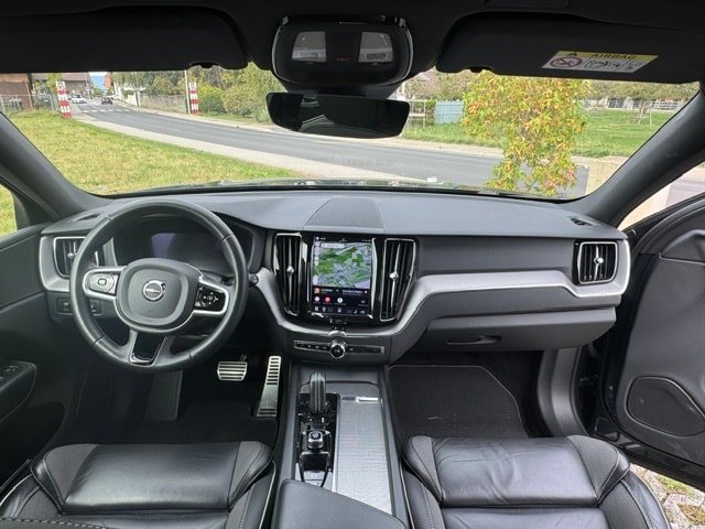 VOLVO 2.0 B4 MH R-Design AWD-image-4