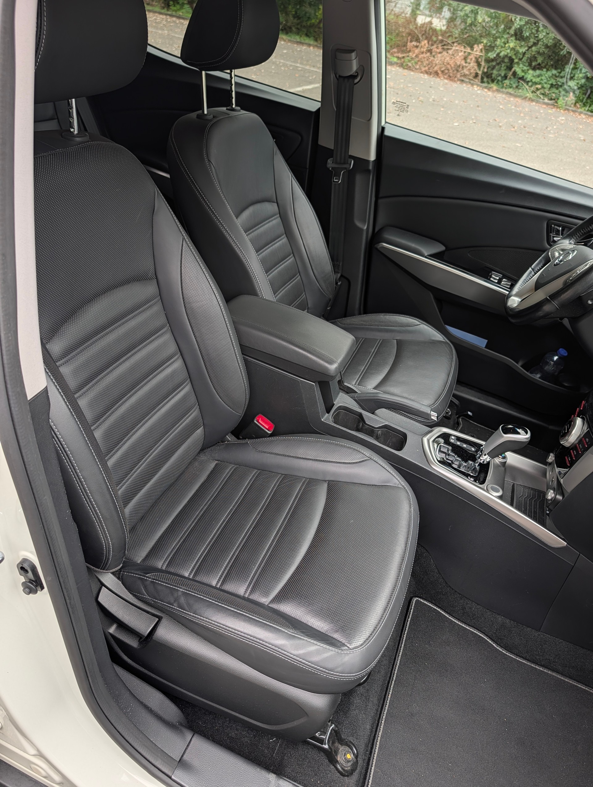 KGM-SsangYong 1.6 e-XGi Sapphire-image-2