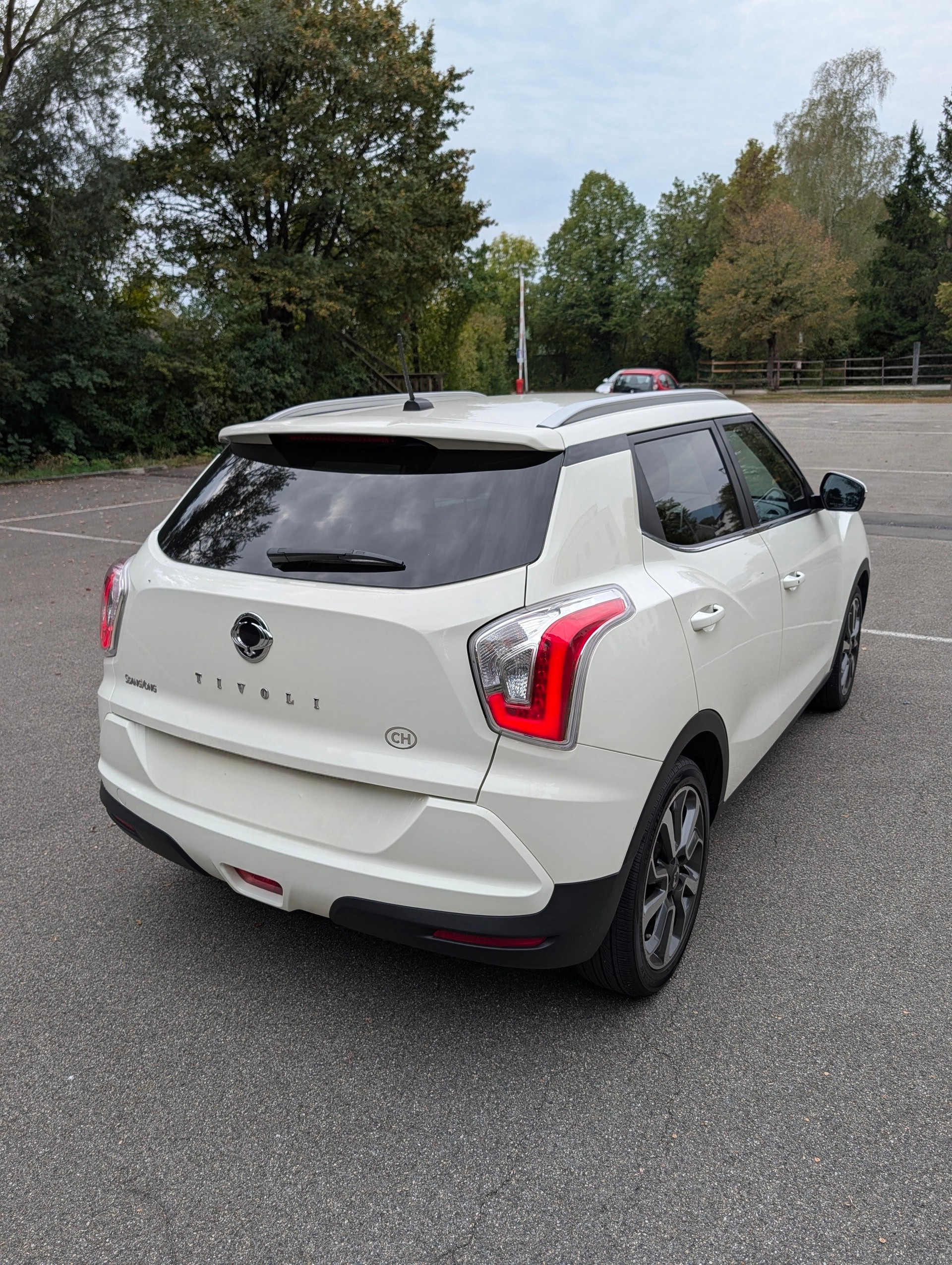 KGM-SsangYong 1.6 e-XGi Sapphire-image-1