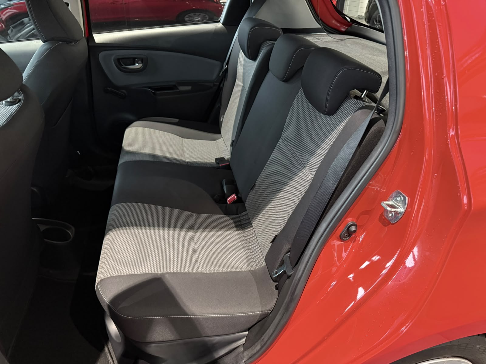 TOYOTA Yaris 1.5 VVT-i Hybrid Swiss Trend e-CVT-image-8