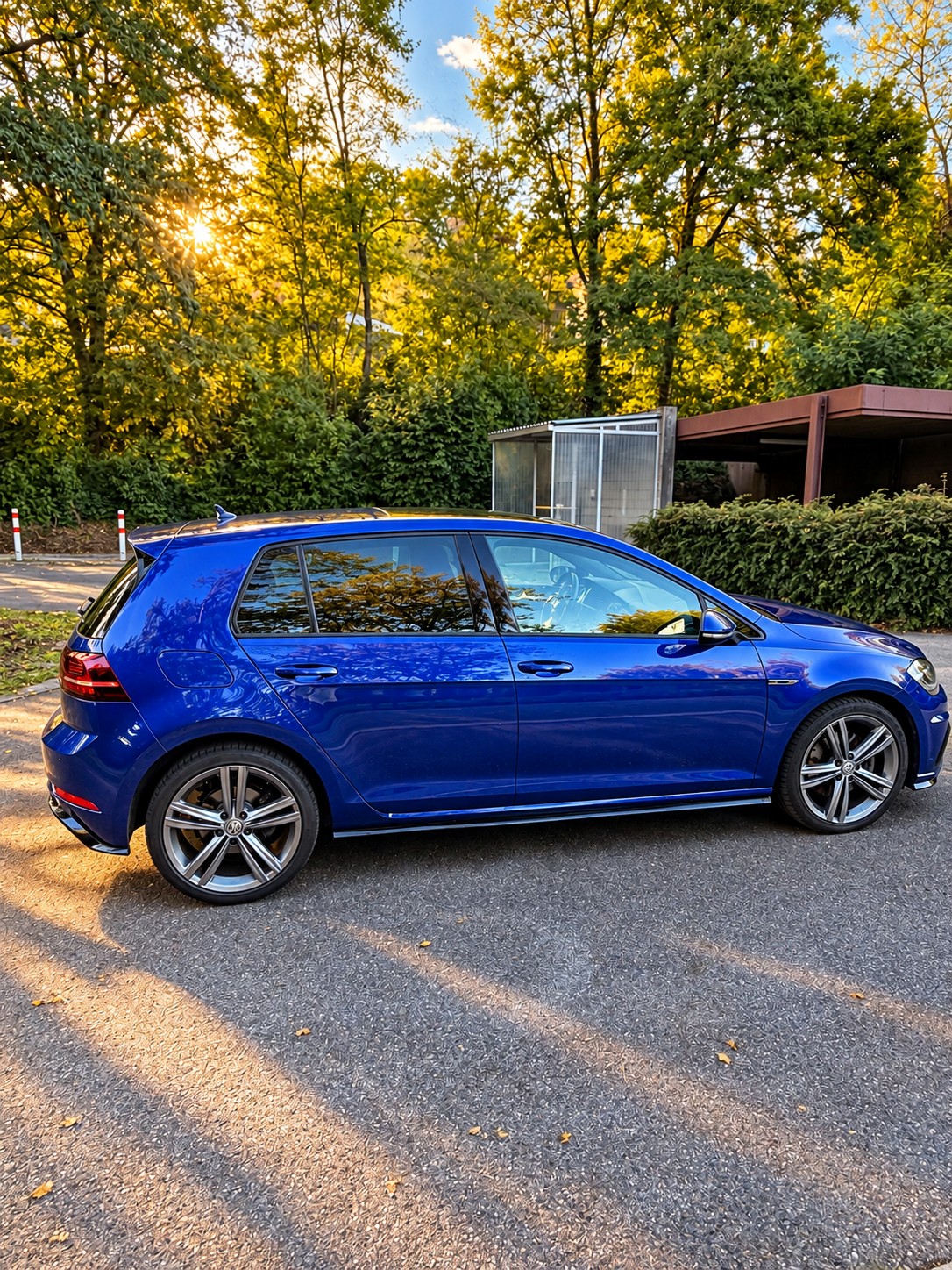 VW Golf 2.0 TDI Highline DSG R-Line, Schiebedach, Navi Pro, LED-image-6