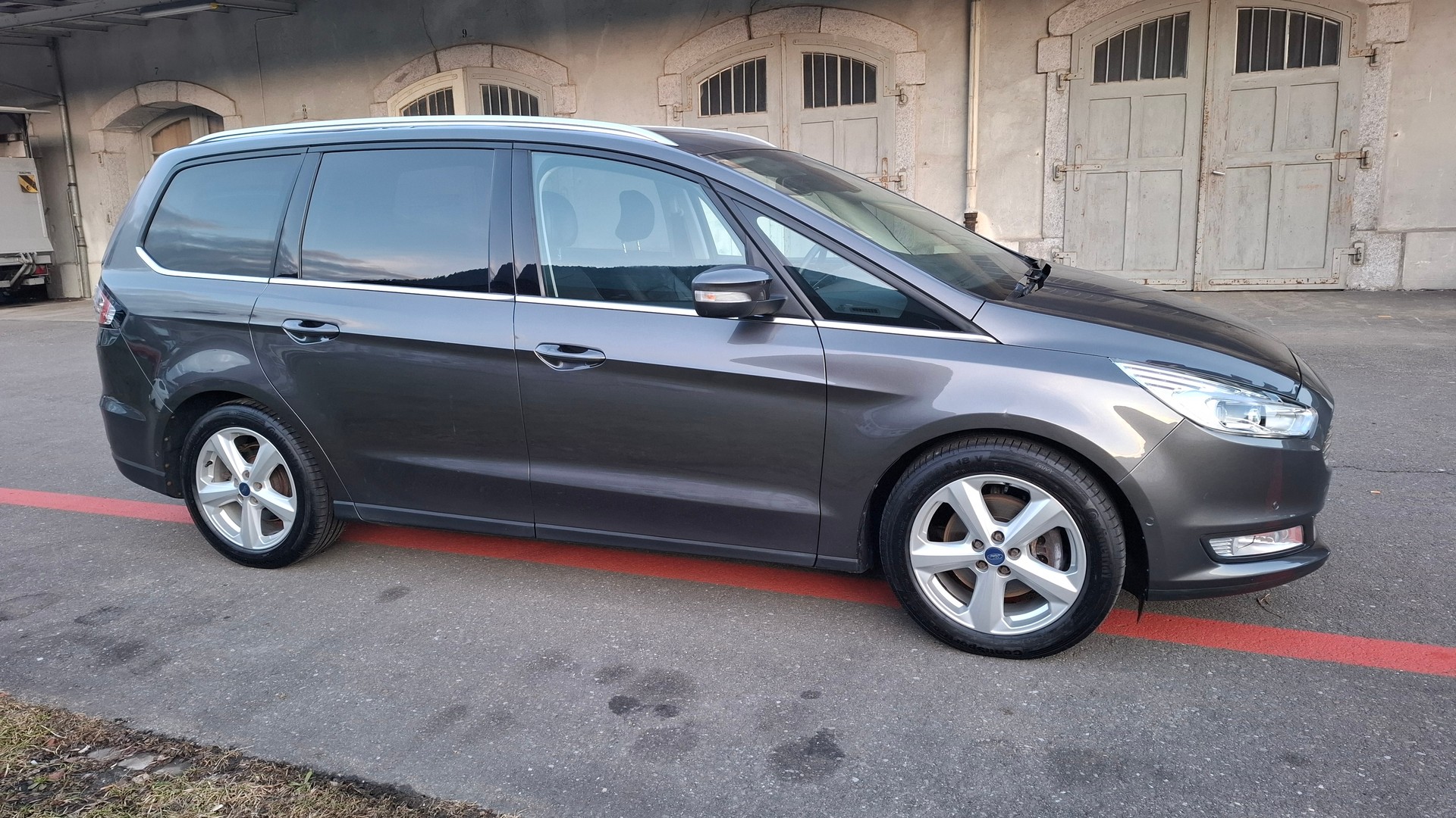 FORD Galaxy 2.0 TDCi Titanium-image-3