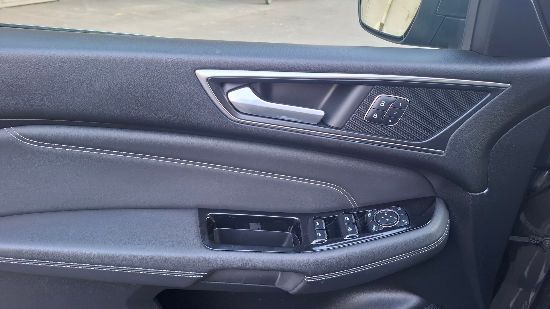 FORD Galaxy 2.0 TDCi Titanium-image-15