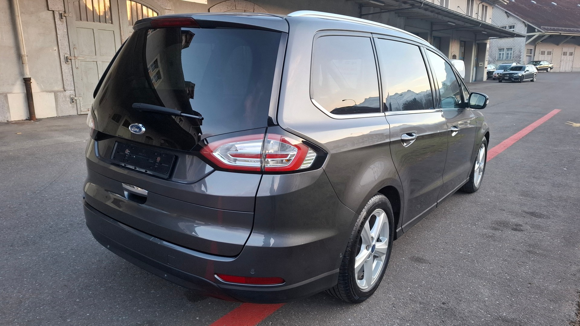 FORD Galaxy 2.0 TDCi Titanium-image-5