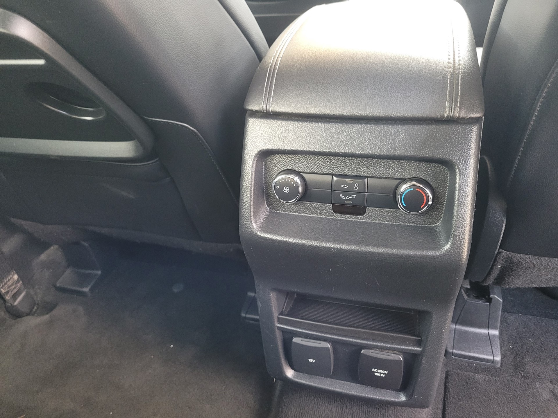 FORD Galaxy 2.0 TDCi Titanium-image-12