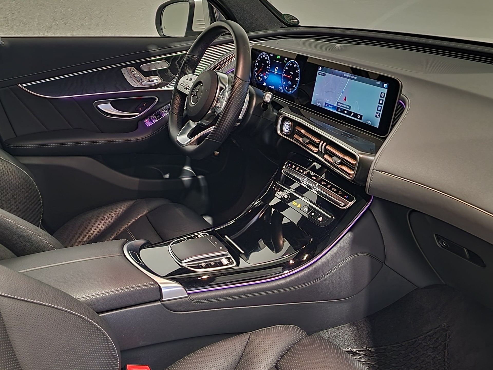 MERCEDES-BENZ EQC 400 AMG Line 4Matic-image-12