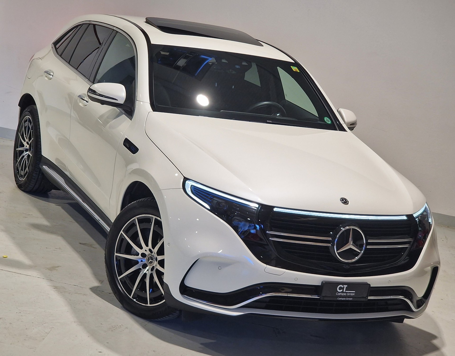 MERCEDES-BENZ EQC 400 AMG Line 4Matic-image-15