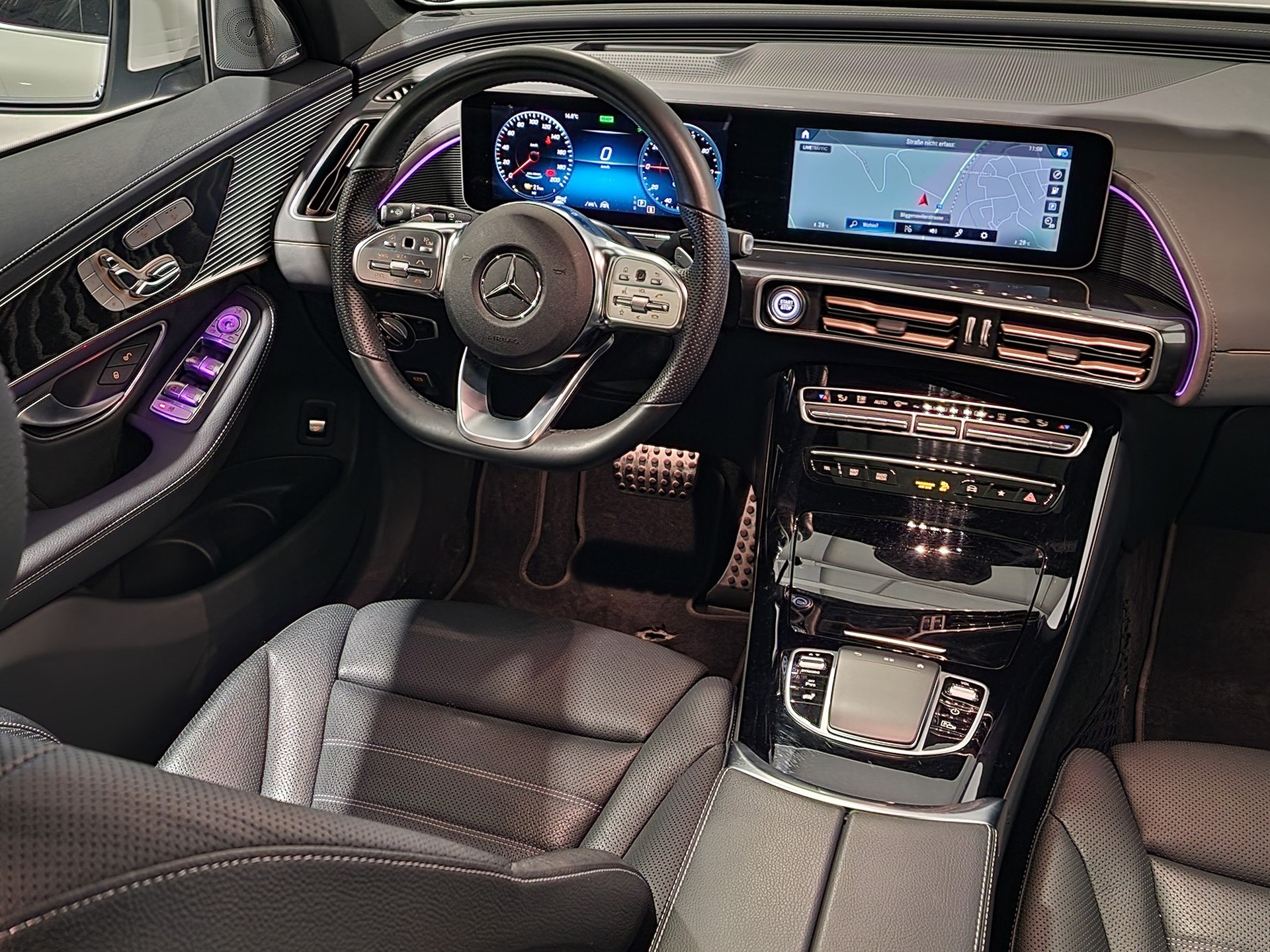 MERCEDES-BENZ EQC 400 AMG Line 4Matic-image-5