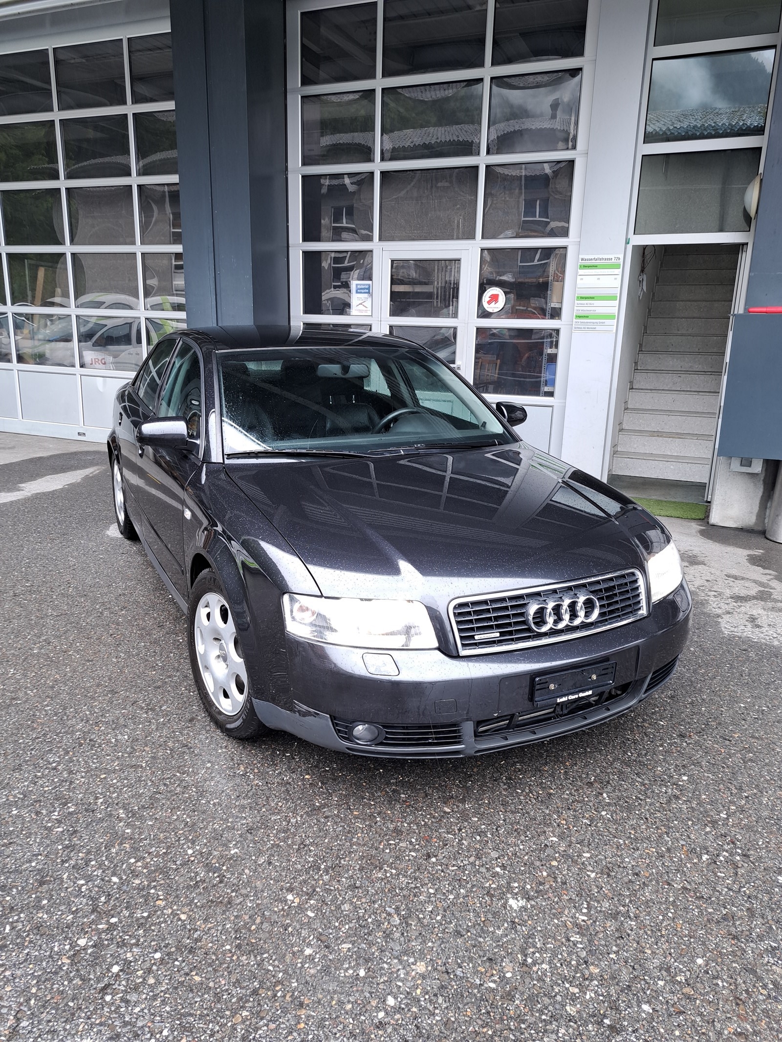 AUDI A4 3.0 V6 quattro-image-1