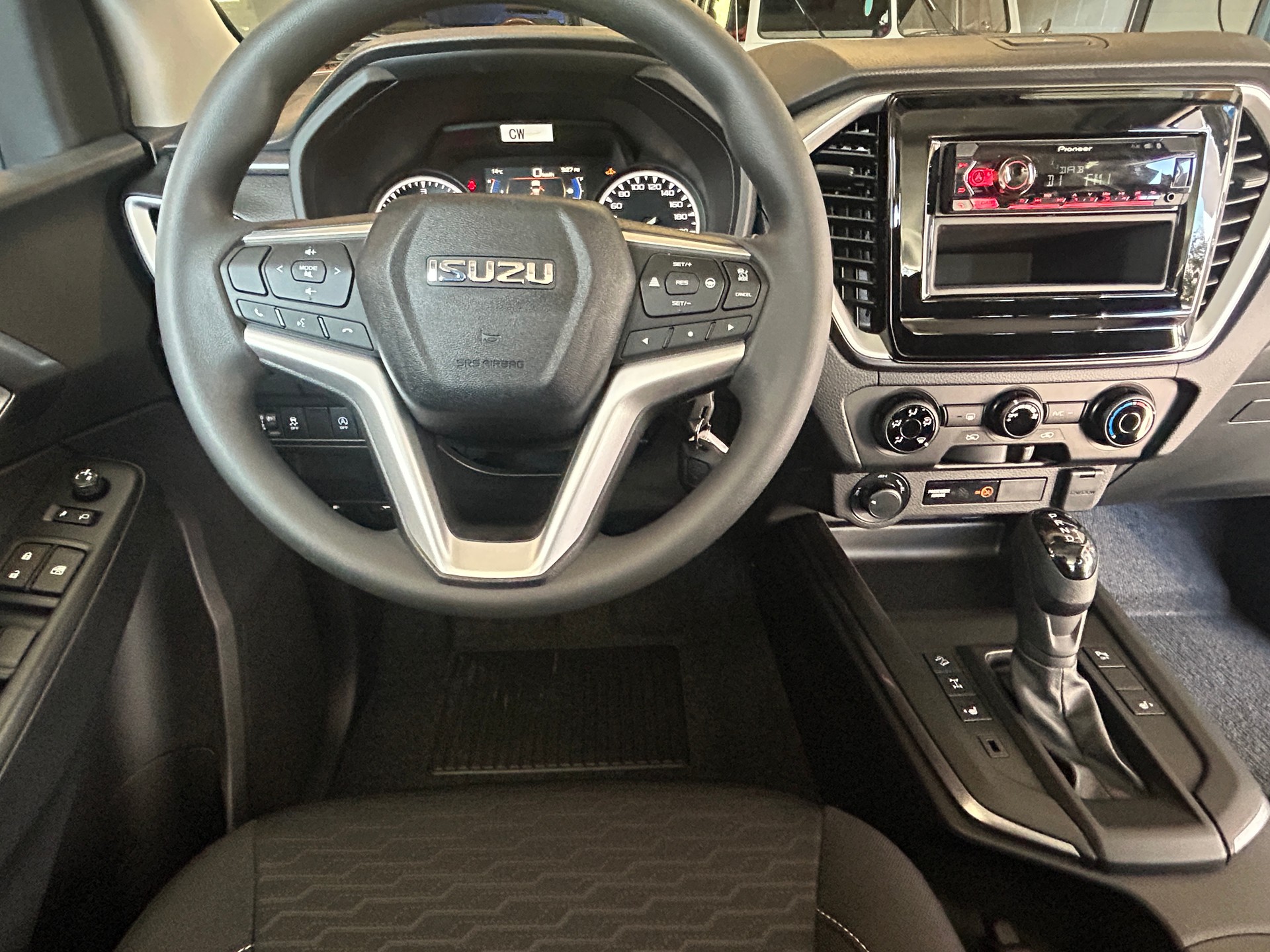 ISUZU CrewCab N60BB-image-9