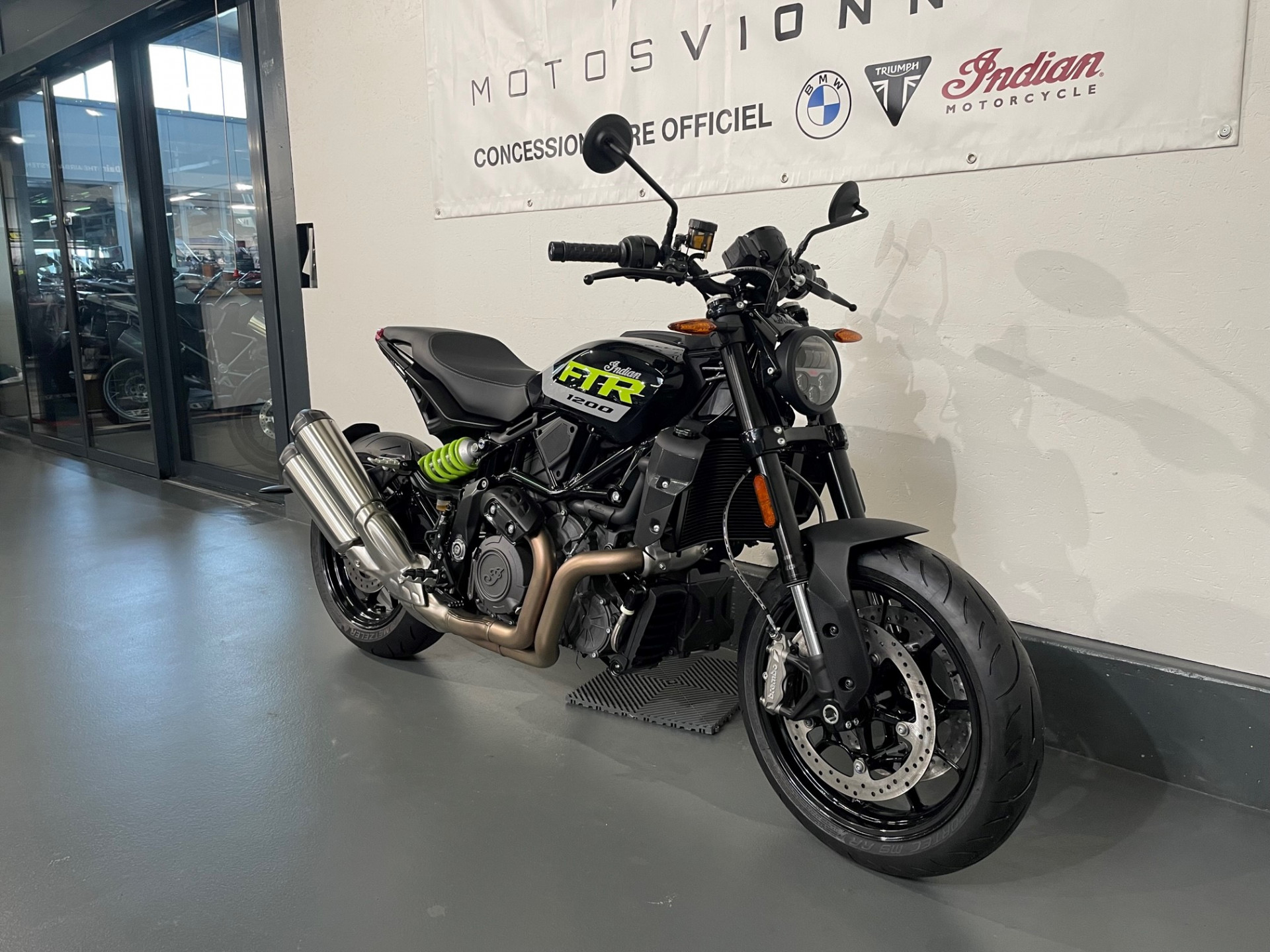 INDIAN FTR A2-showroom-element-1