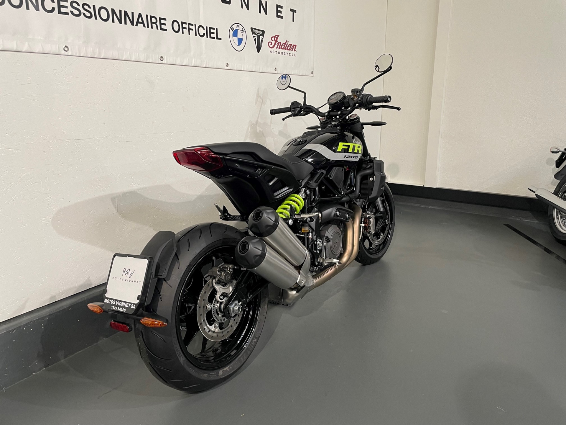 INDIAN FTR A2-showroom-element-2