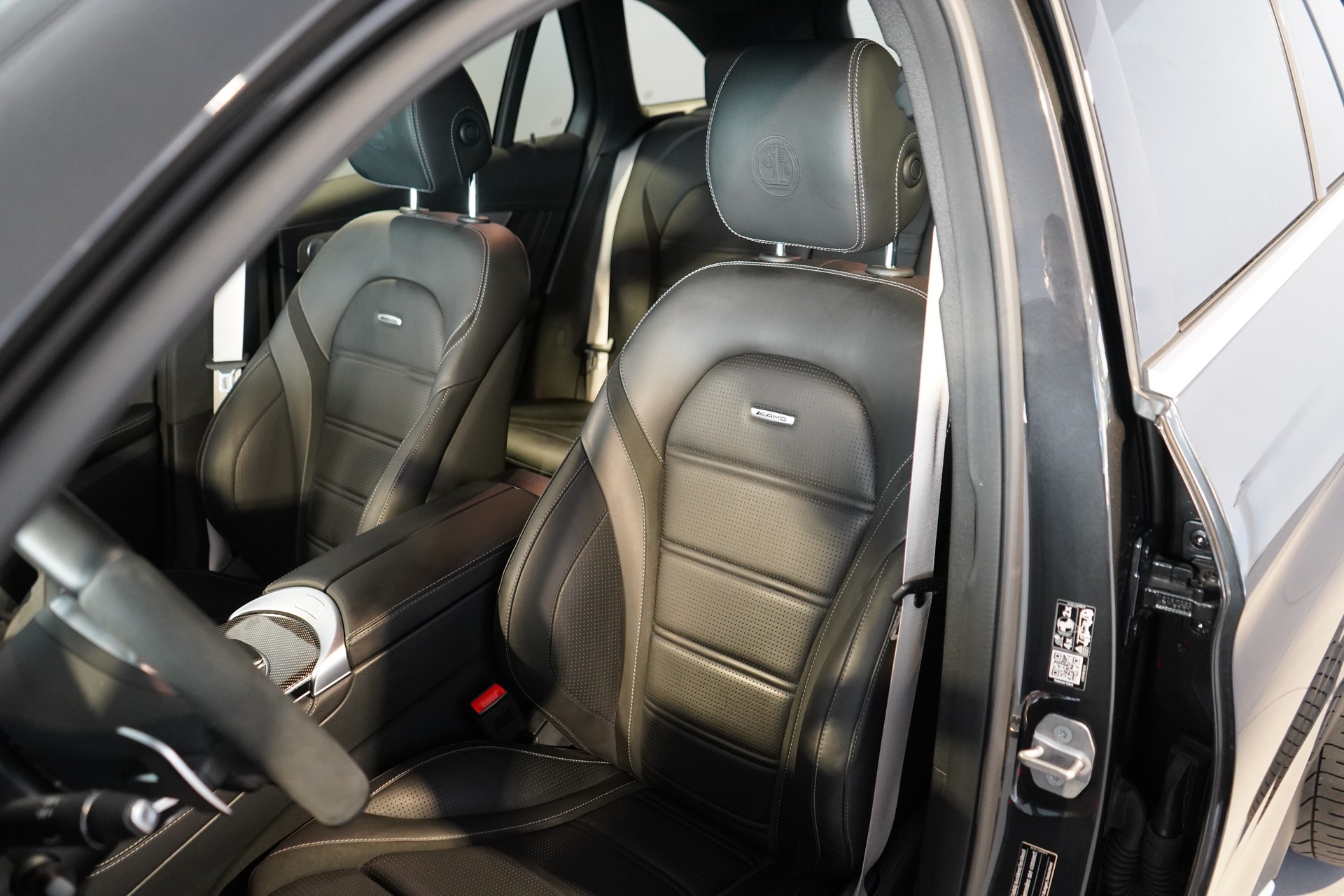 MERCEDES-BENZ GLC 63 S AMG 4Matic / CH -Fahrzeug-image-5