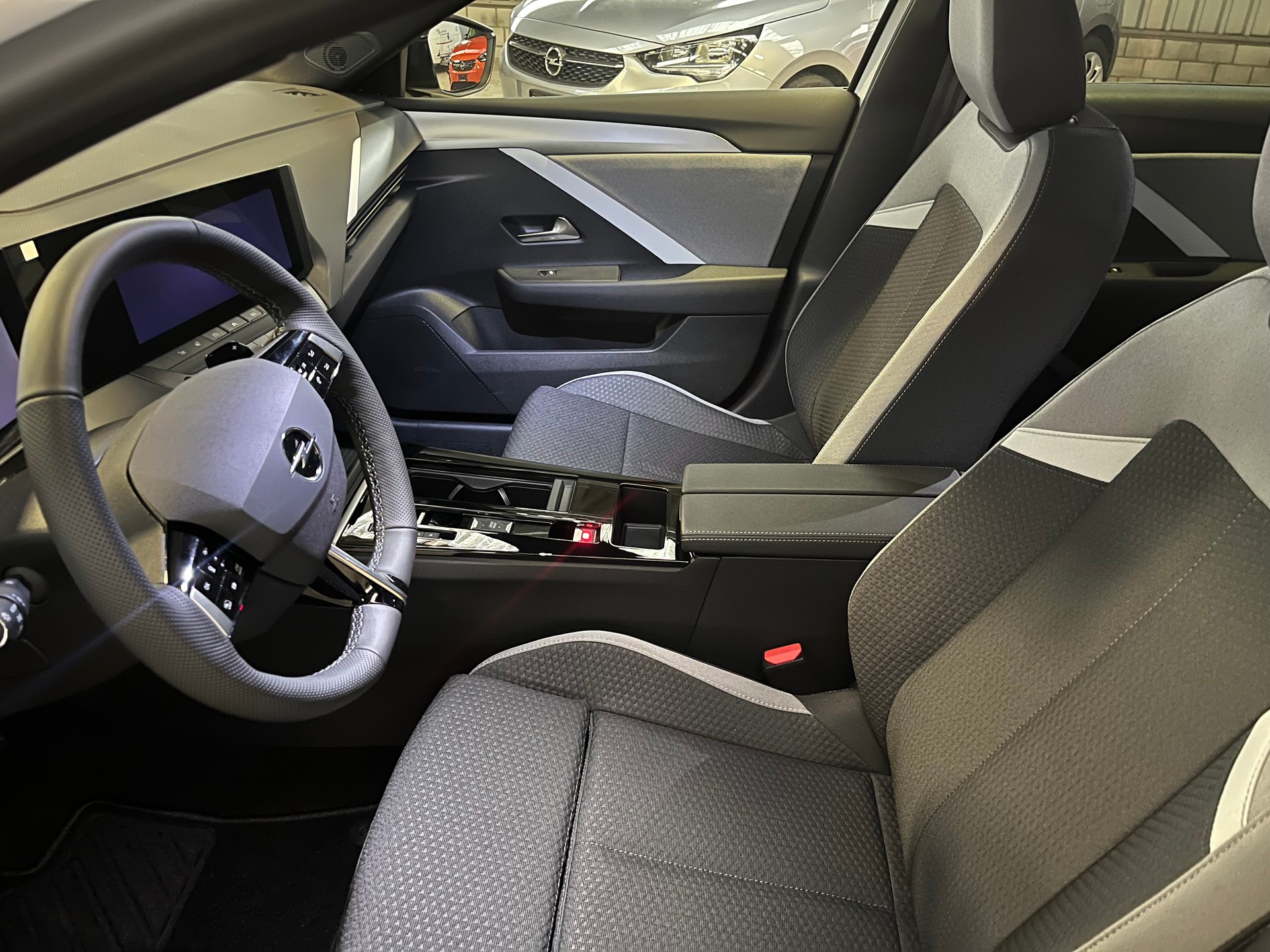 OPEL Astra Sports Tourer 1.2i Turbo MHEV Fleet A-image-1