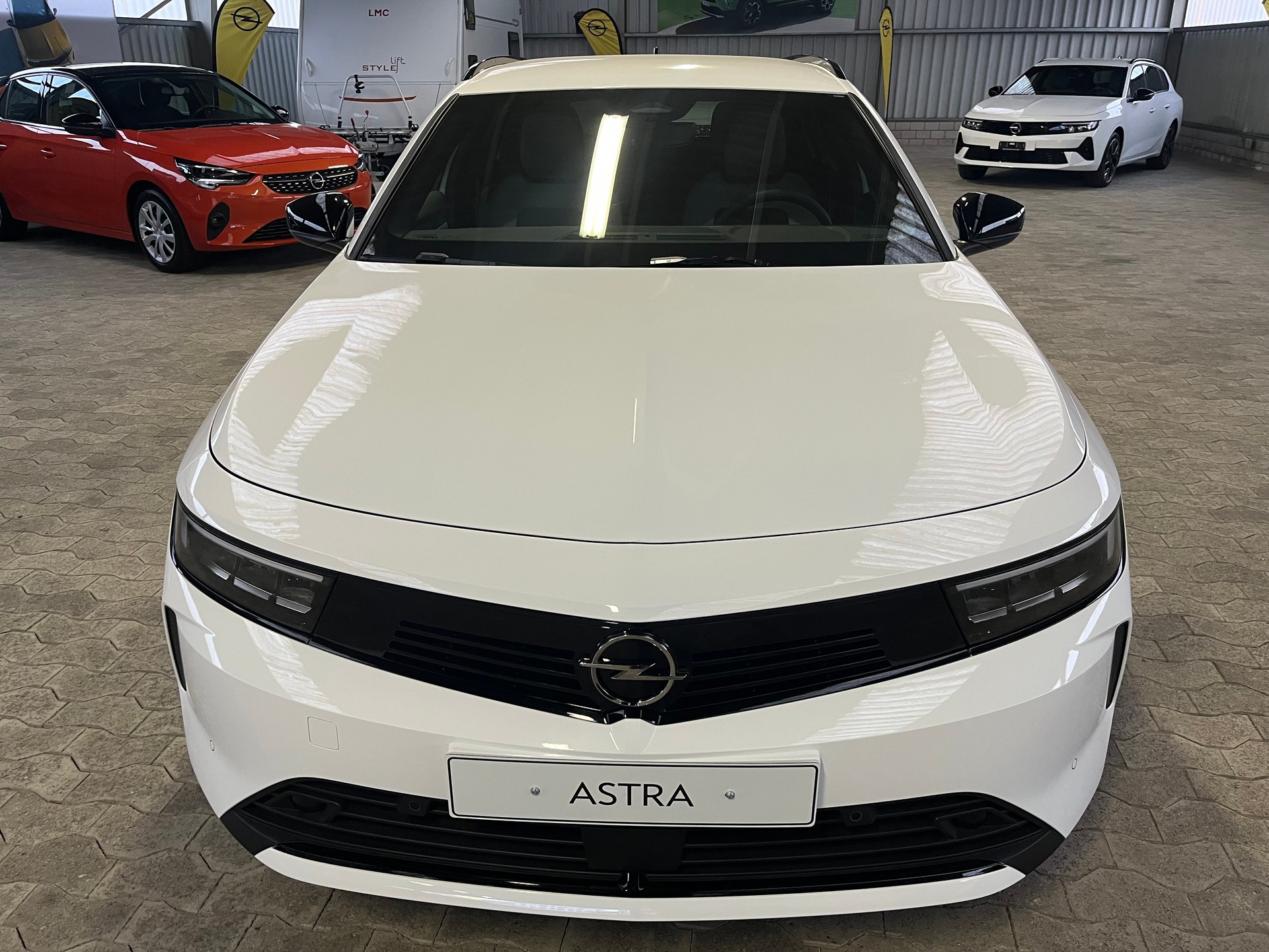 OPEL Astra Sports Tourer 1.2i Turbo MHEV Fleet A-image-9