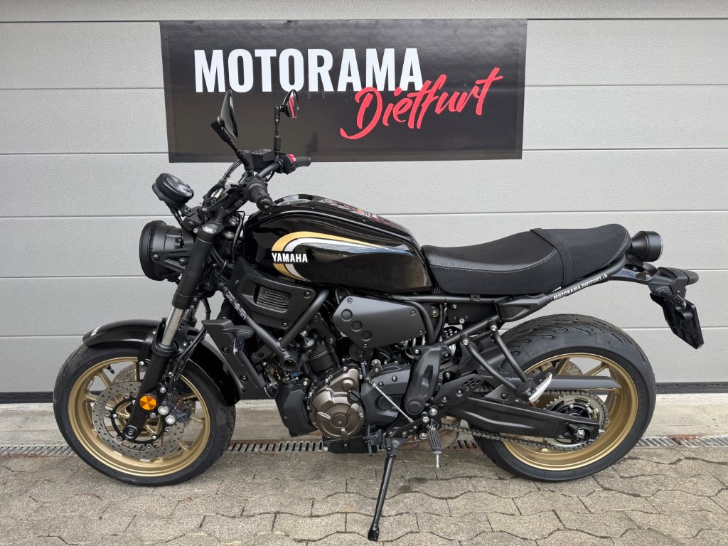 YAMAHA XSR 700-showroom-element-2