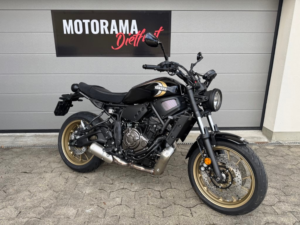 YAMAHA XSR 700-showroom-element-1