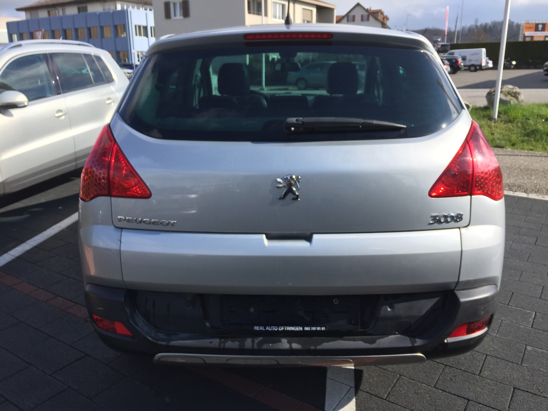 PEUGEOT 3008 1.6 16V T Platinum Tiptronic-image-3
