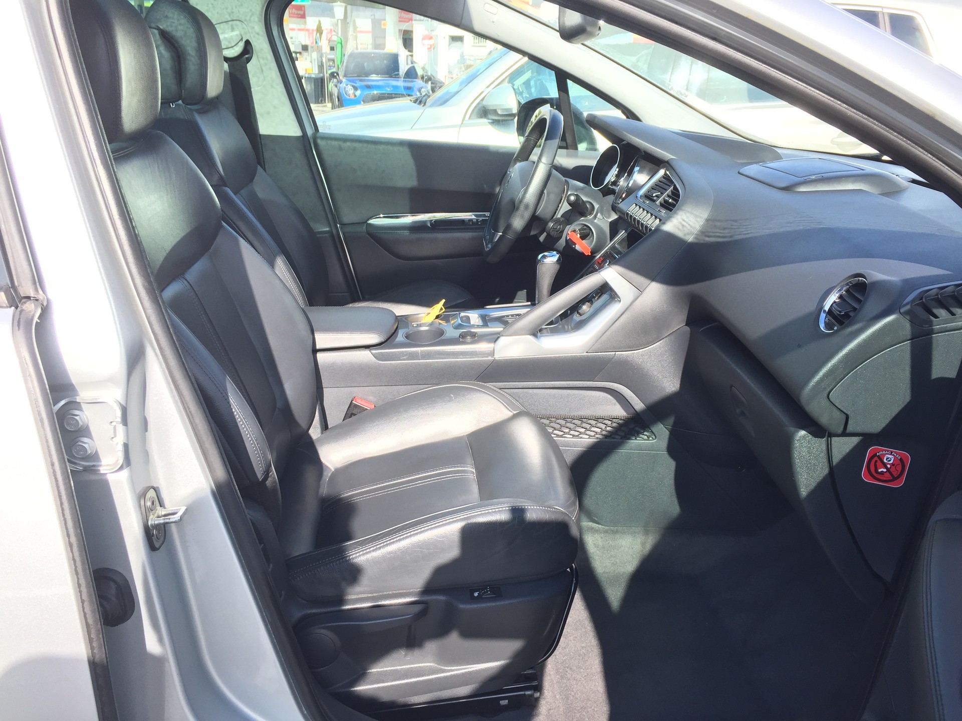 PEUGEOT 3008 1.6 16V T Platinum Tiptronic-image-9