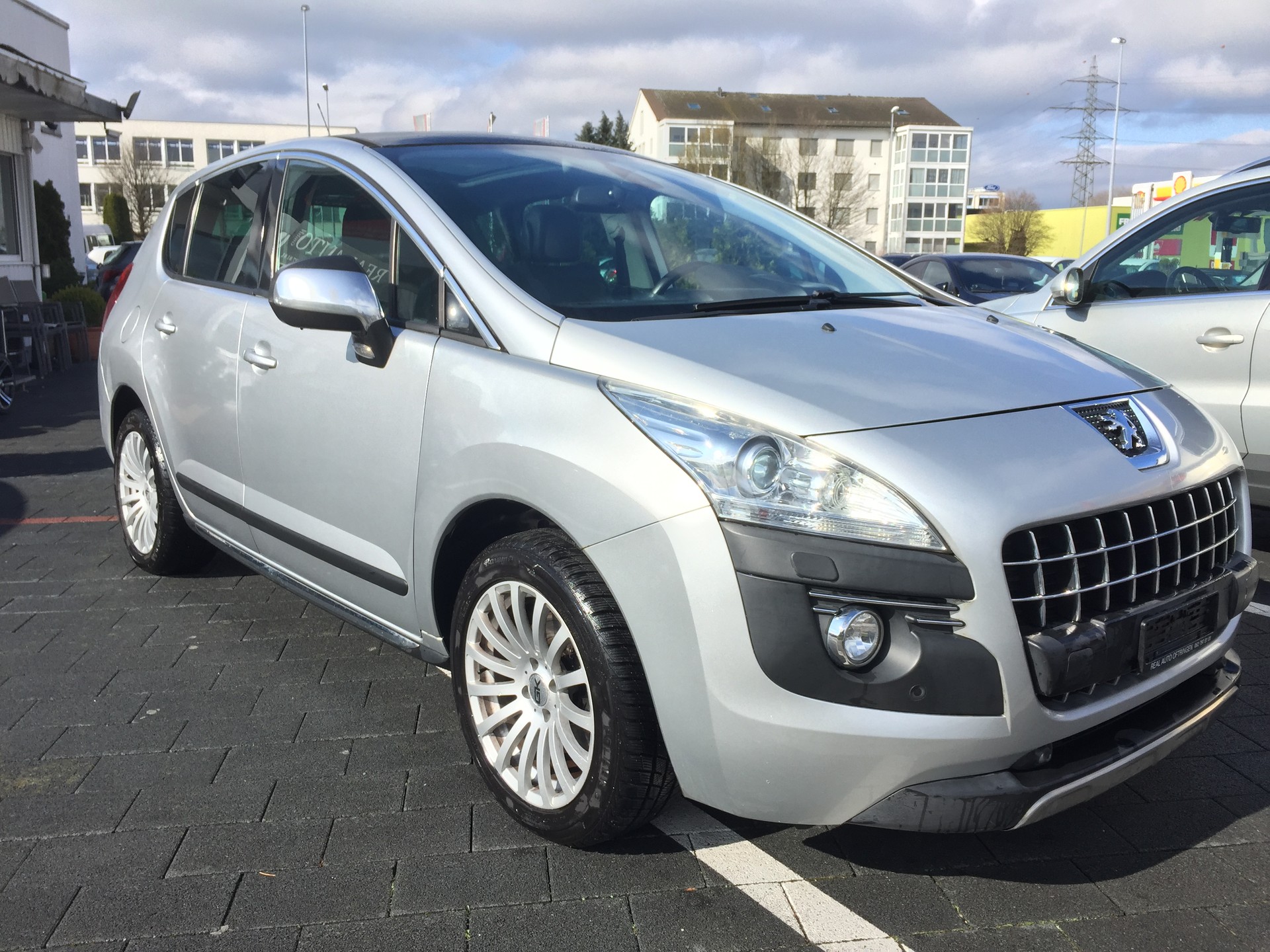 PEUGEOT 3008 1.6 16V T Platinum Tiptronic-image-2