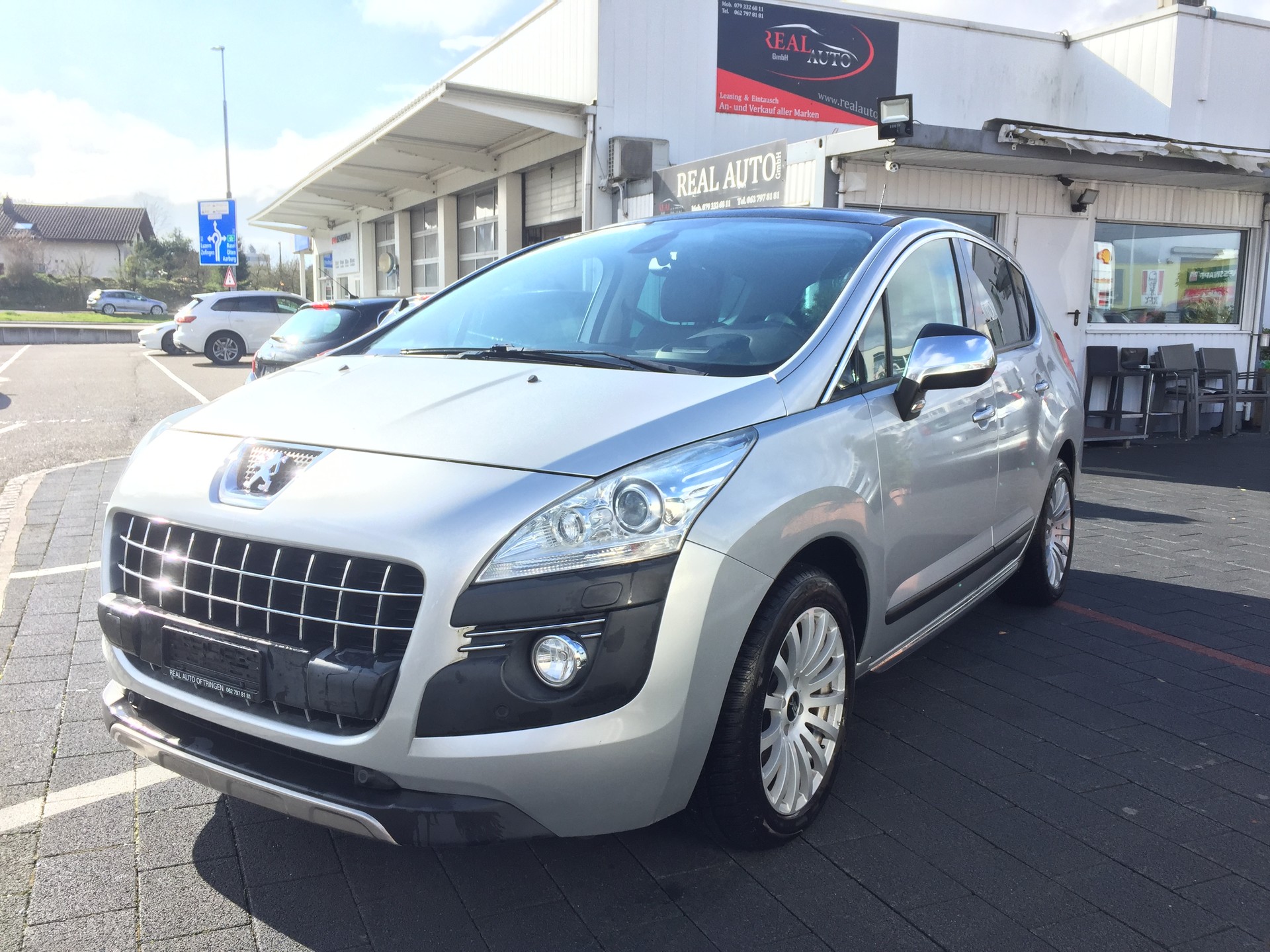 PEUGEOT 3008 1.6 16V T Platinum Tiptronic-image-1