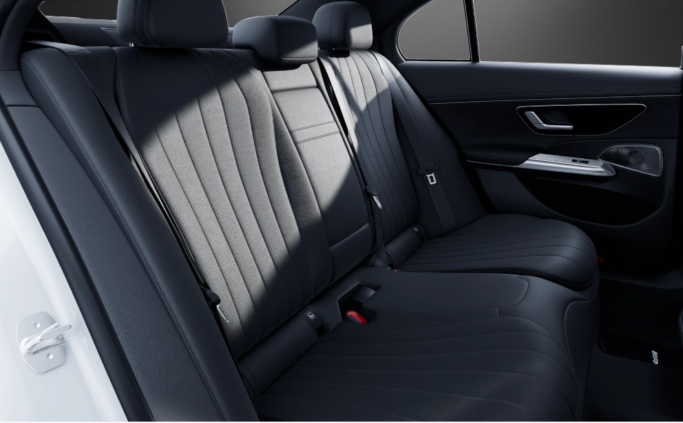 MERCEDES-BENZ E 220 d 4Matic 9G-Tronic-image-6