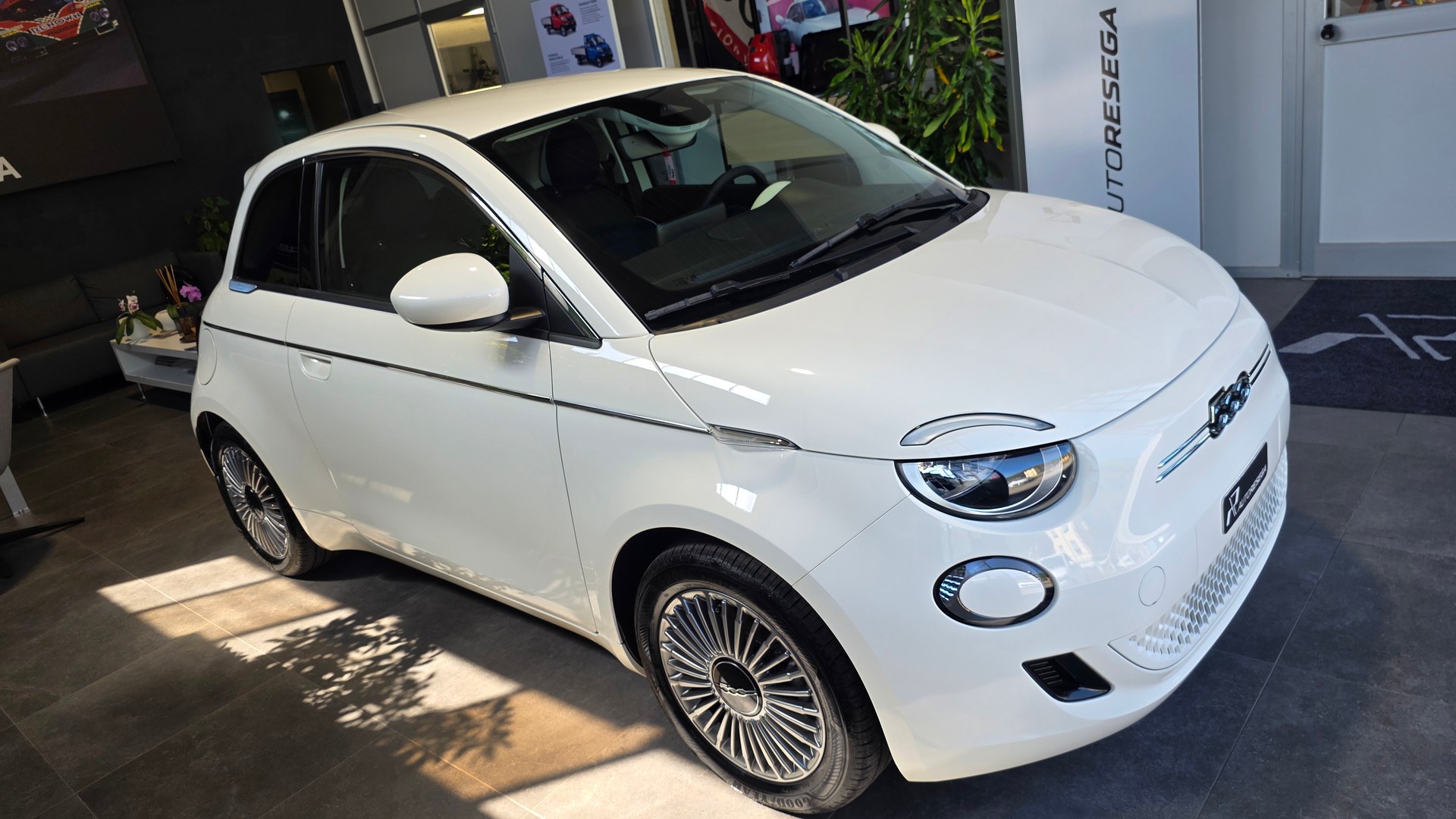 FIAT 500 electric 87 kW Icon-image-0